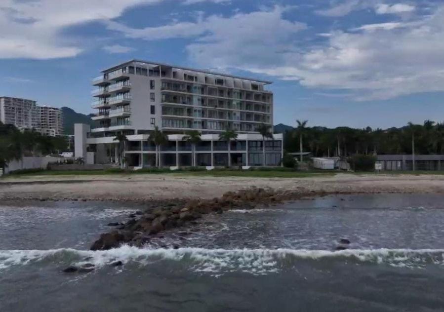 Two-Bedroom Apartment with Balcony and Sea View photo 2