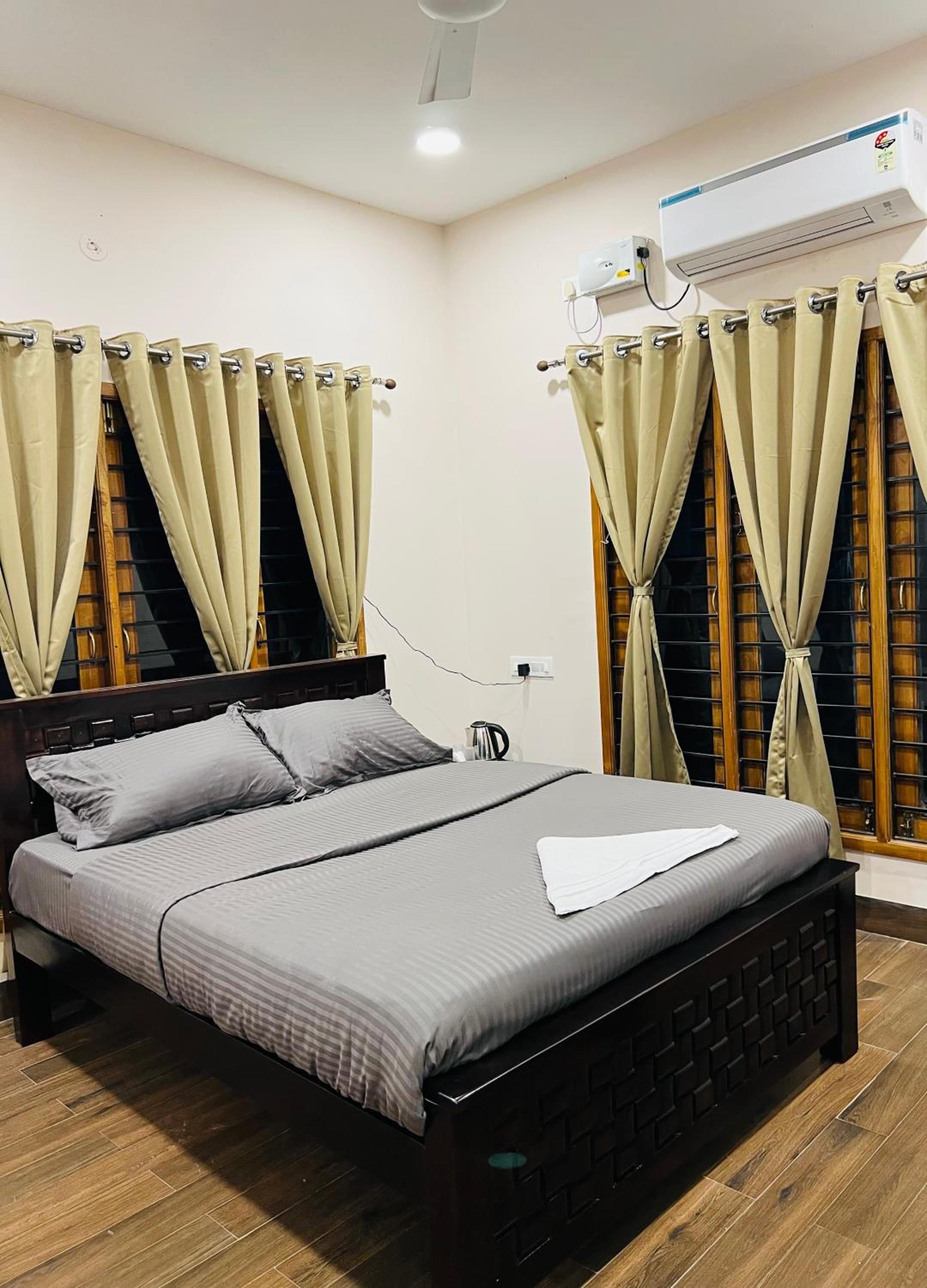 Double Room With Private Bathroom photo 1