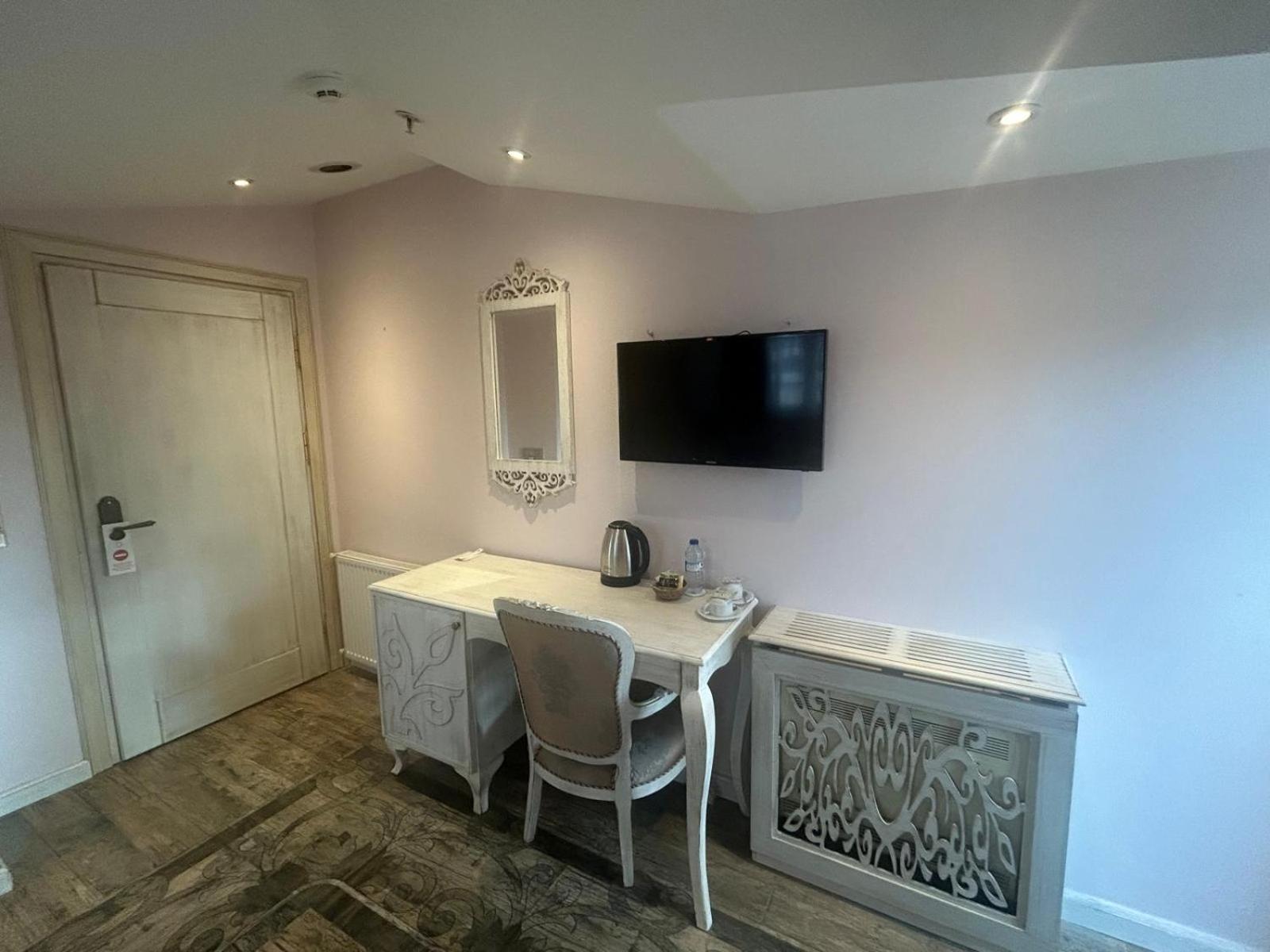 Standard King Room photo 2