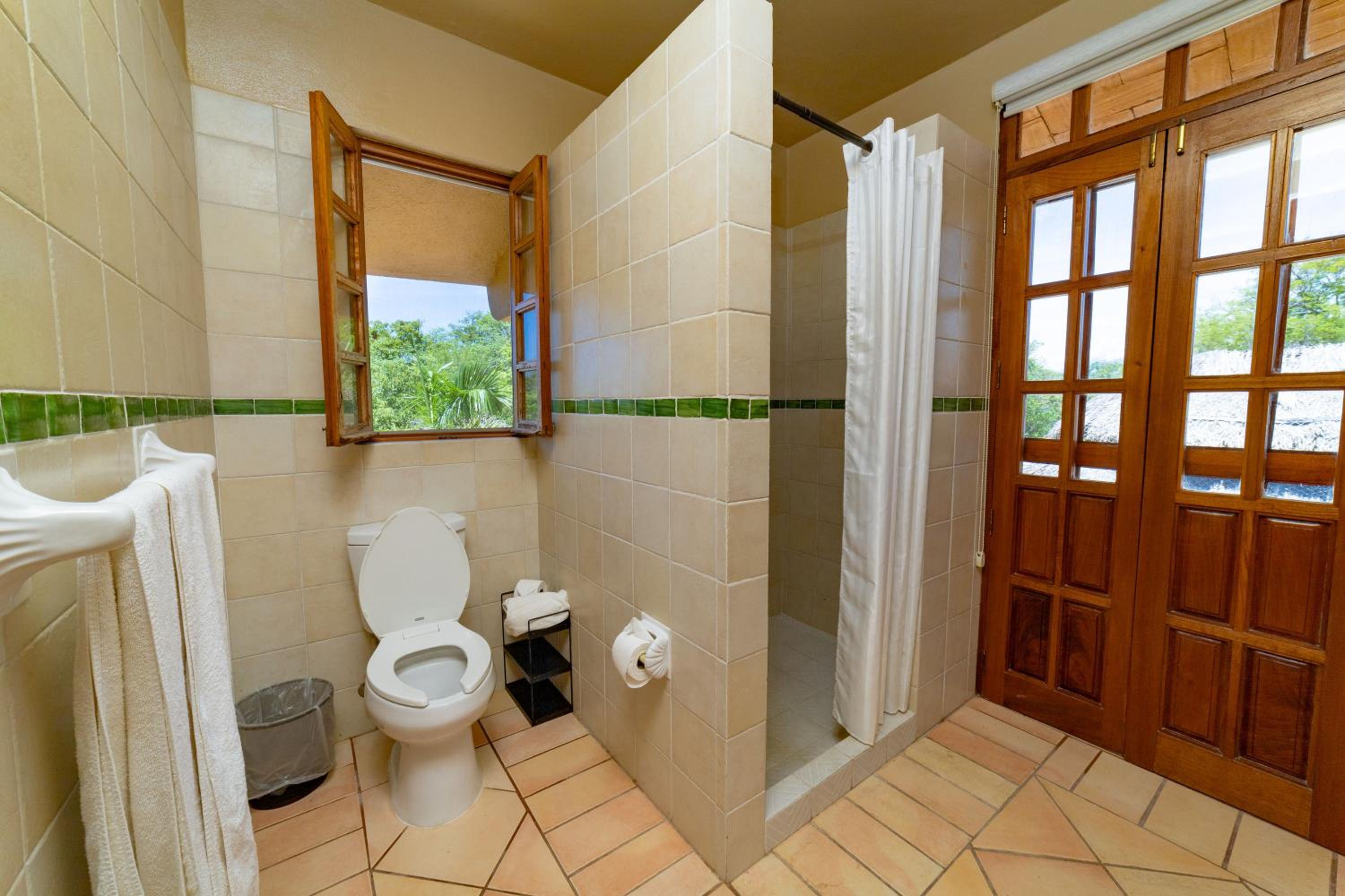 Executive Suite - Photo 13
