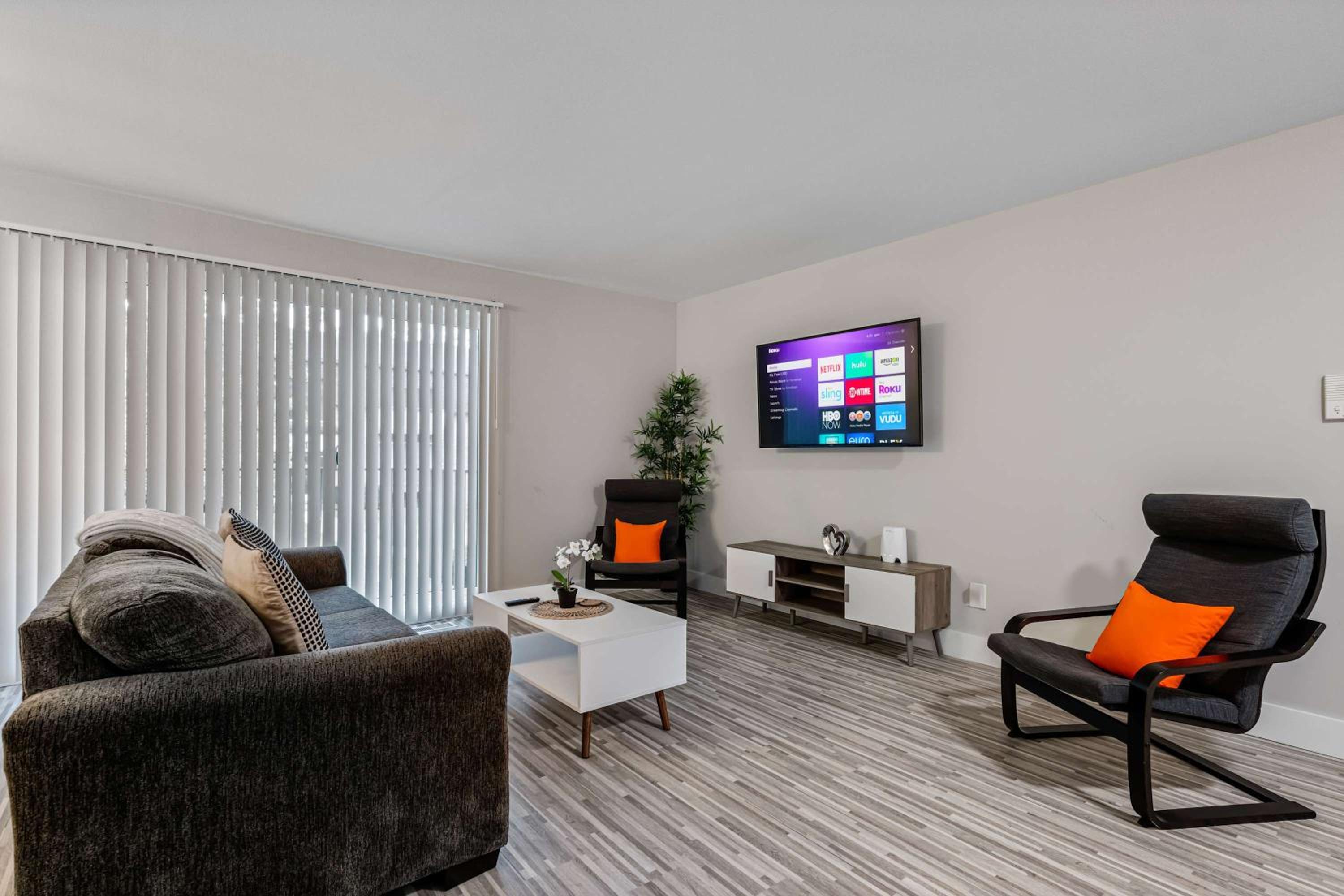 Apartment photo 2