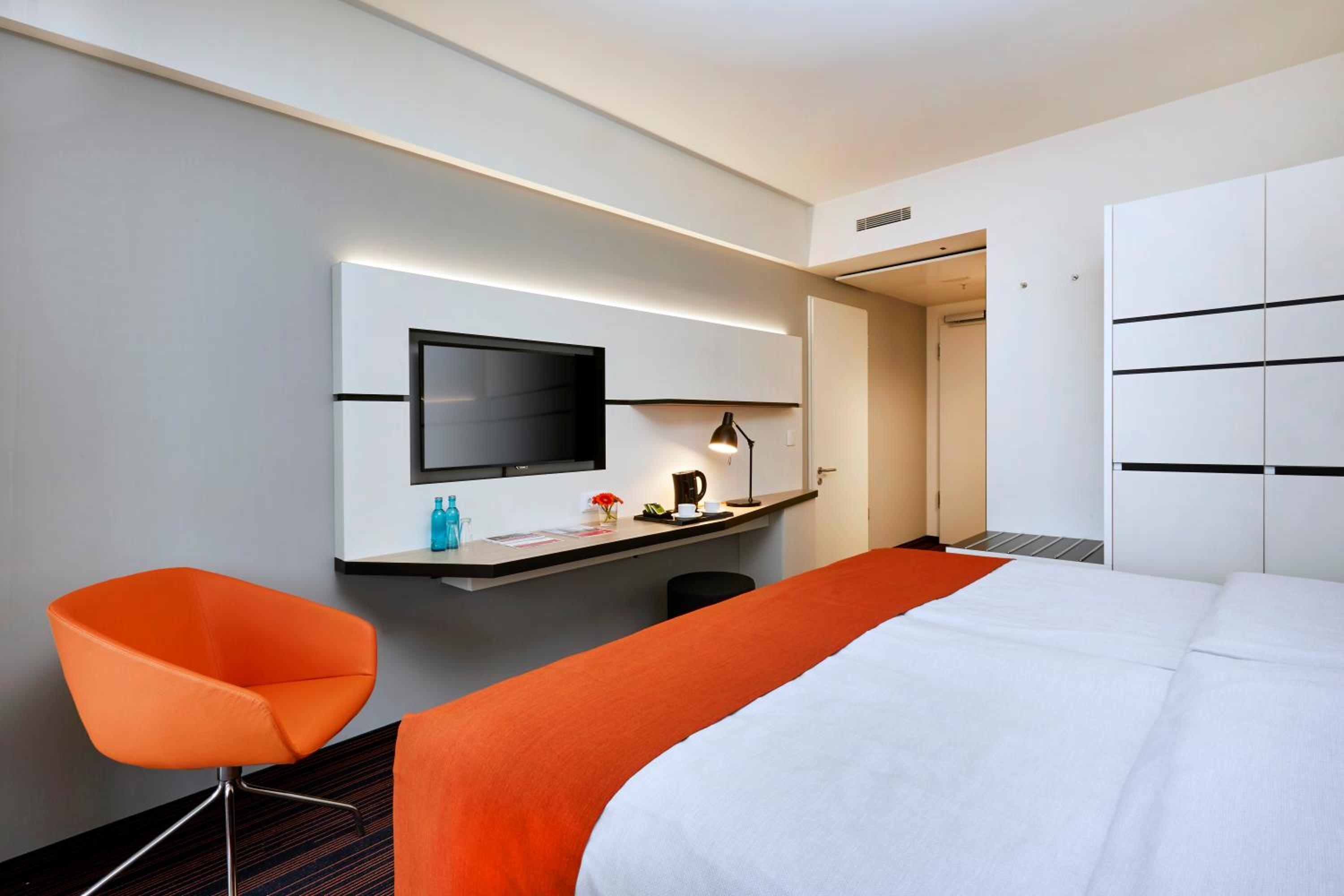 Comfort Double or Twin Room thumbnail 5