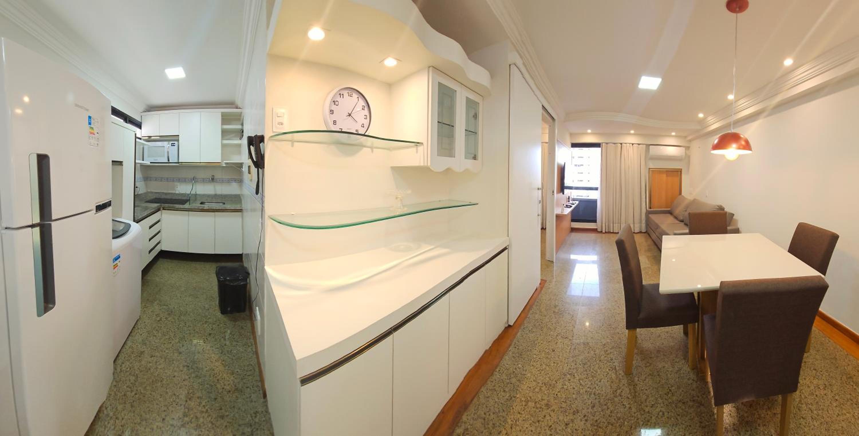 One-Bedroom Apartment with City View photo 2