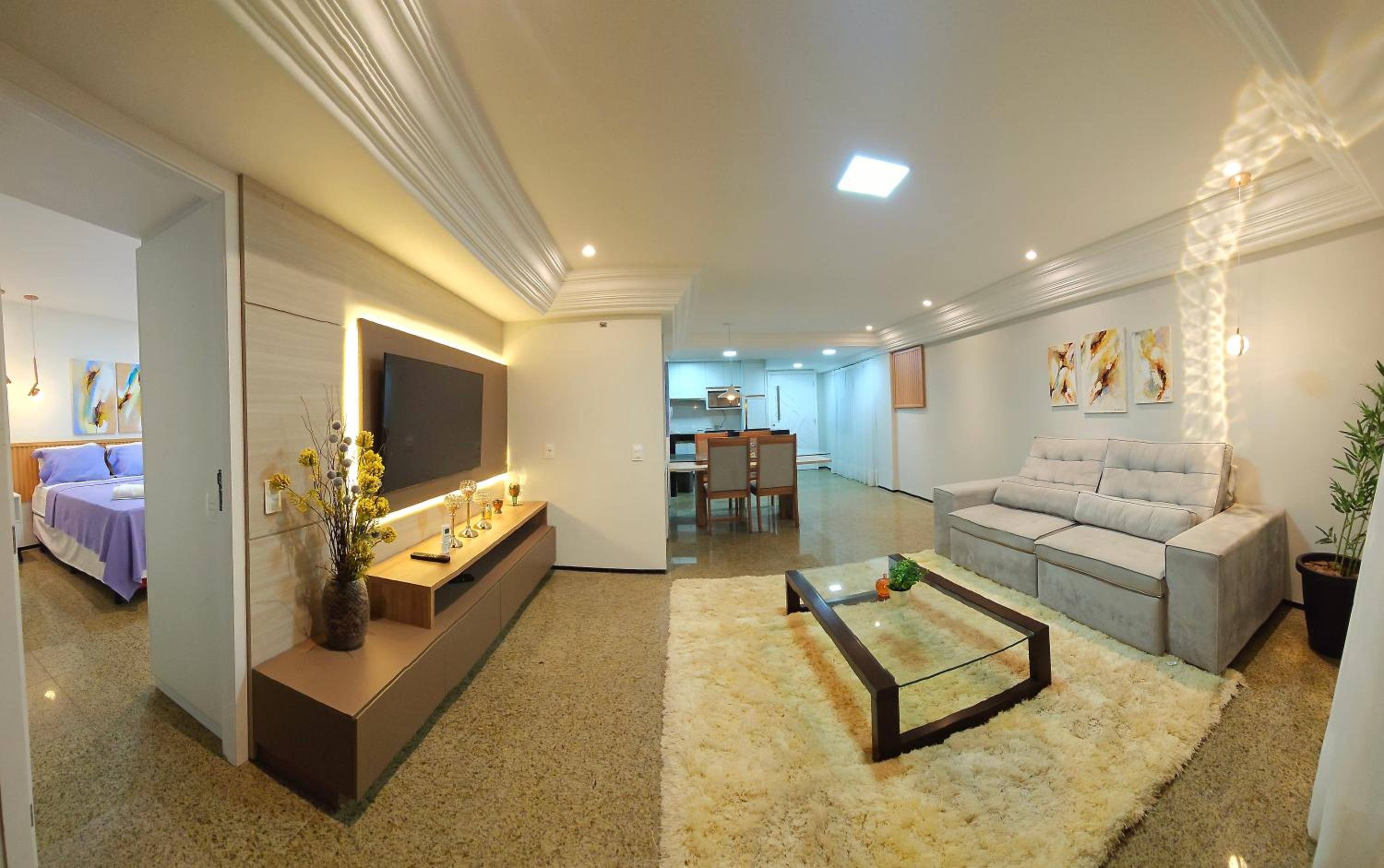 Two-Bedroom Apartment with Balcony and Sea View photo 2