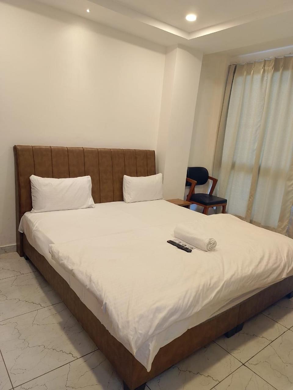 Deluxe Double Room (2 Adults + 1 Child) photo 1