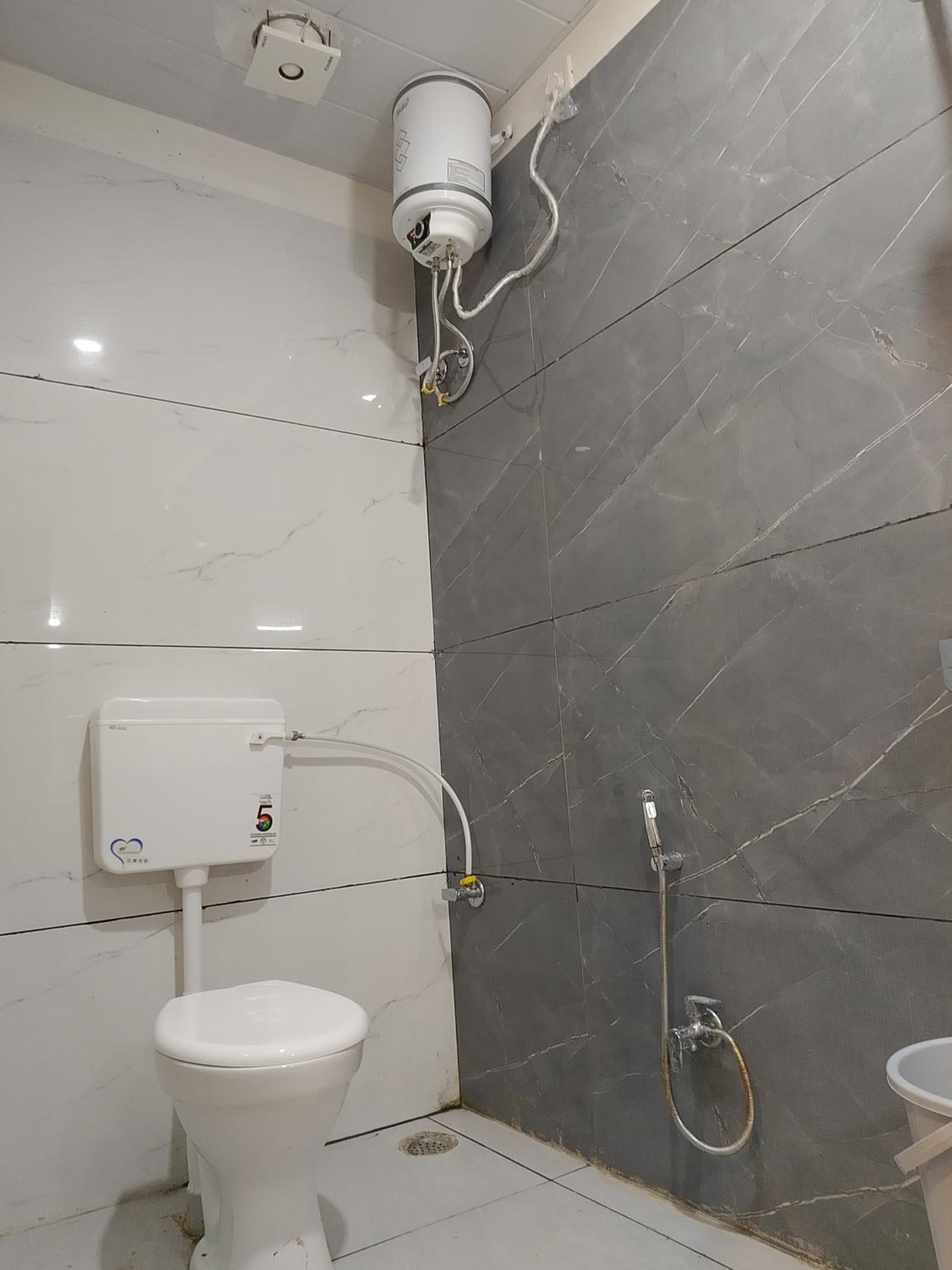 Double Room With Private Bathroom photo 3