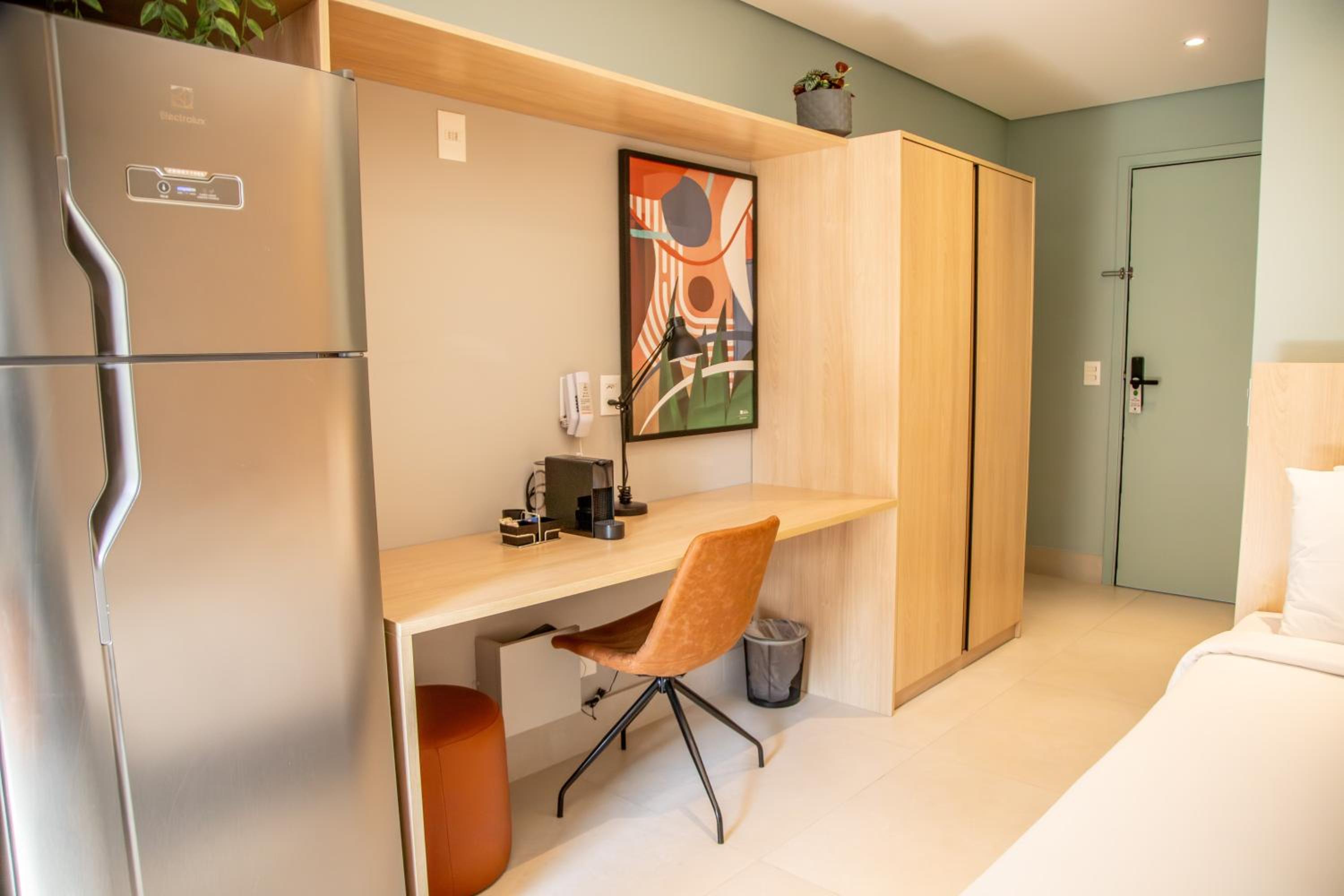Queen Suite - Photo 31