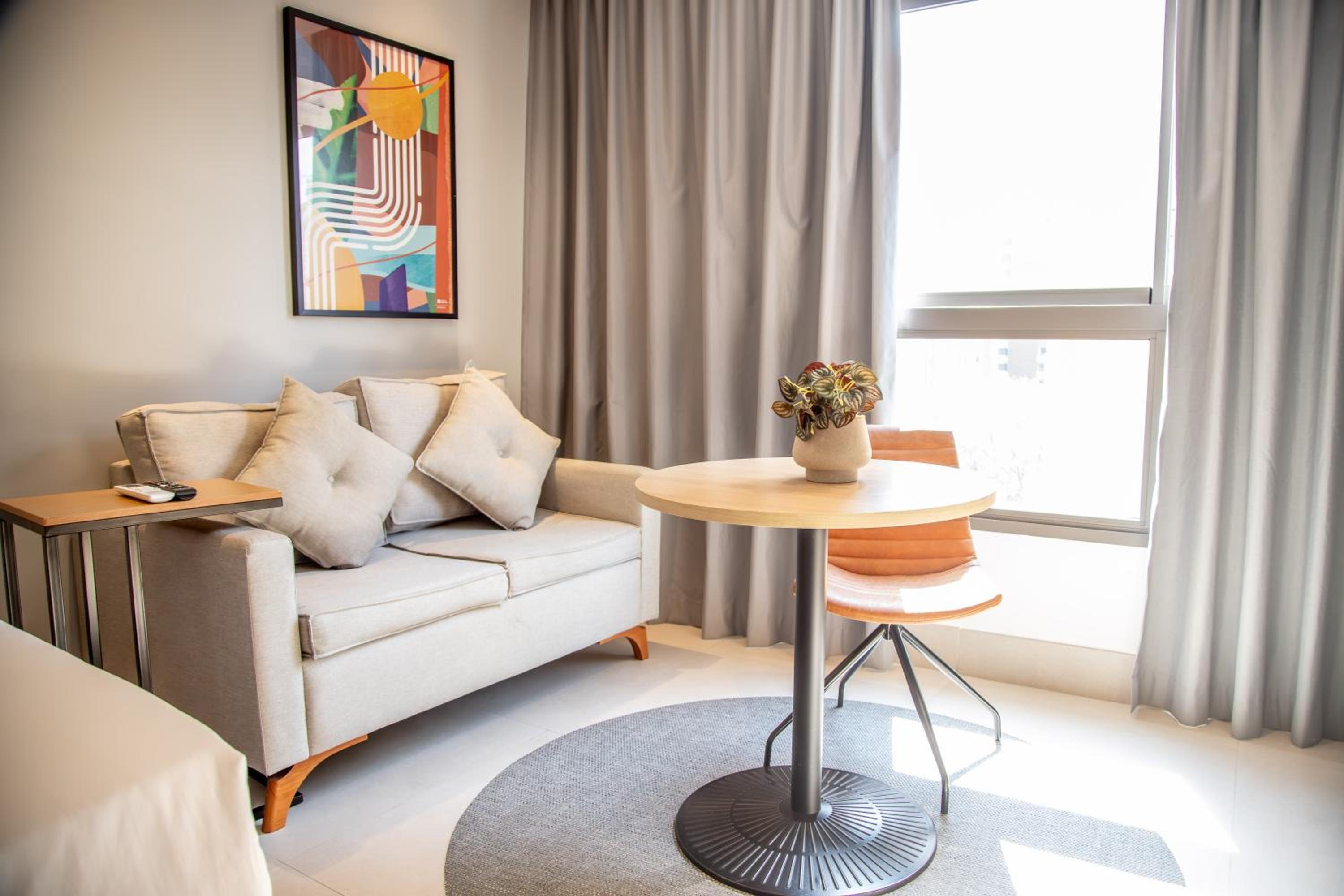 Queen Suite - Photo 24