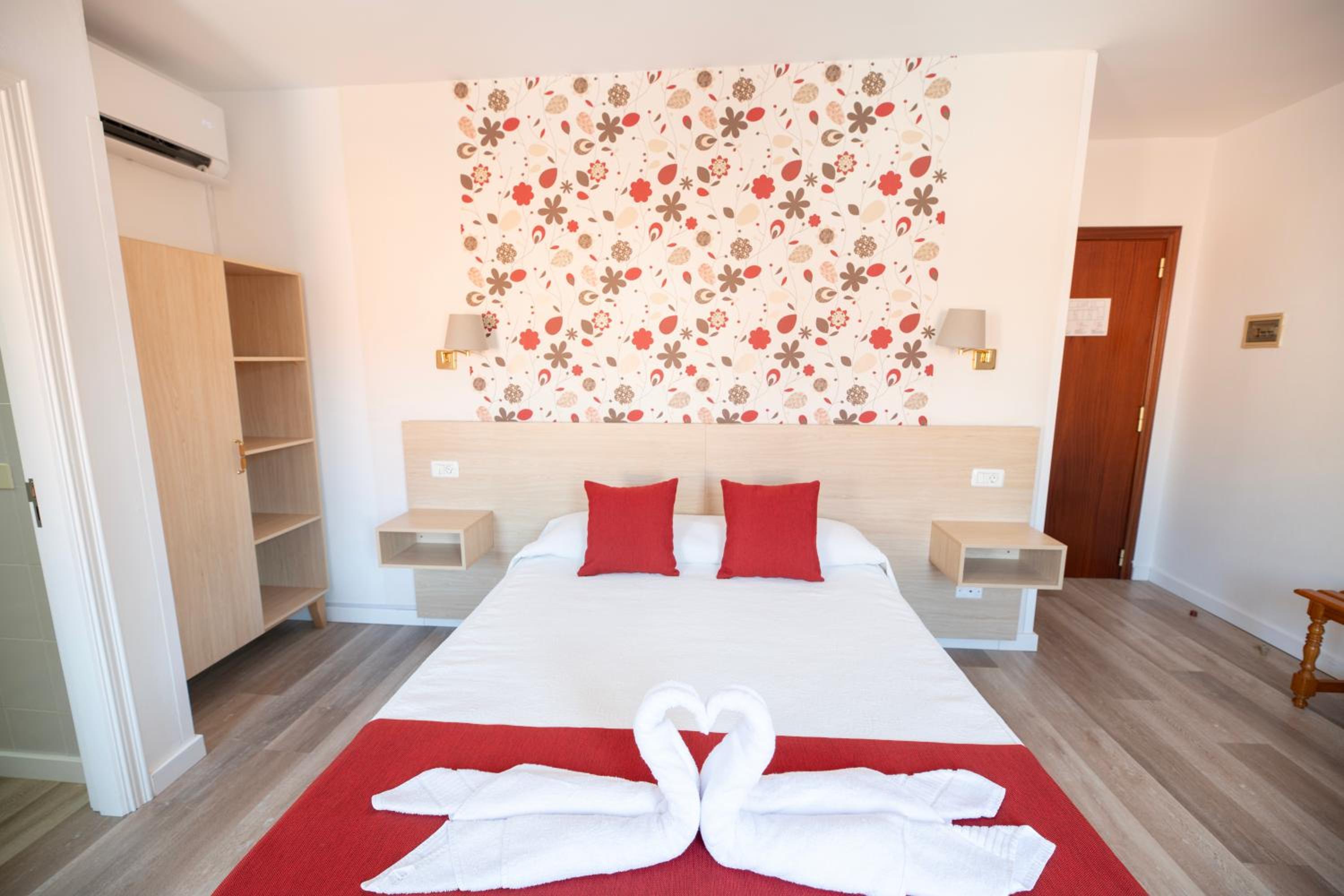 Deluxe Queen Room photo 2
