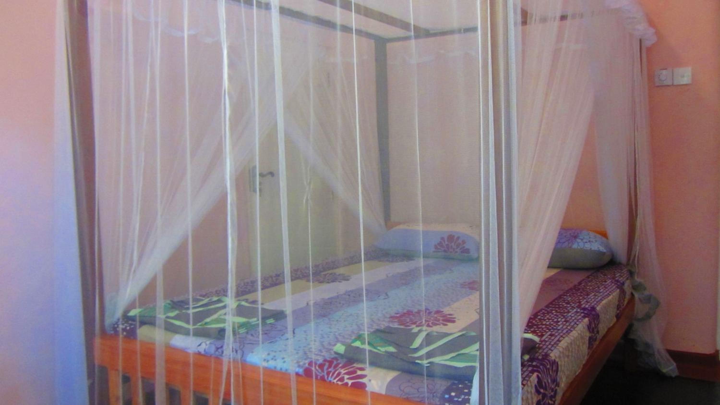 Double Room with Shared Bathroom photo 2