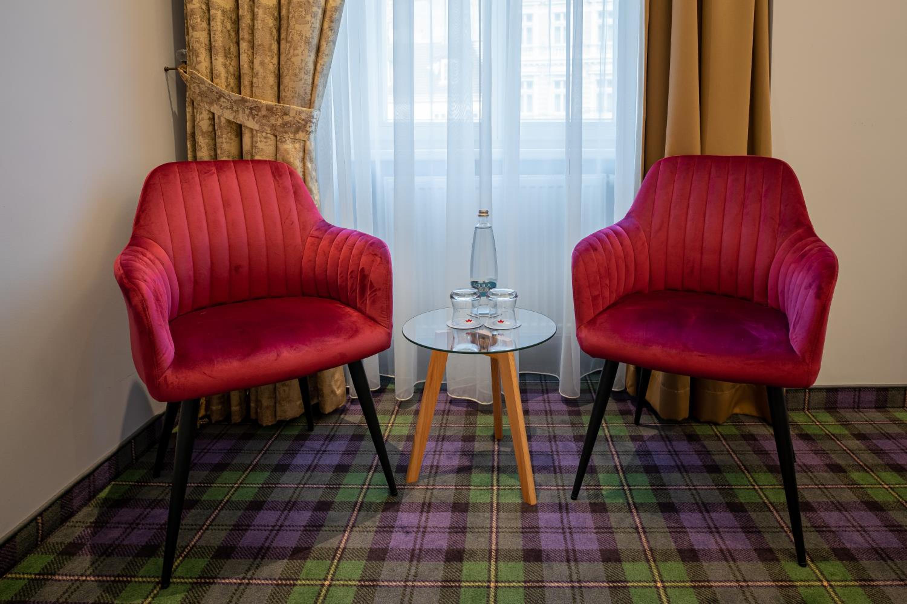 Deluxe Double or Twin Room with River View - Photo 11