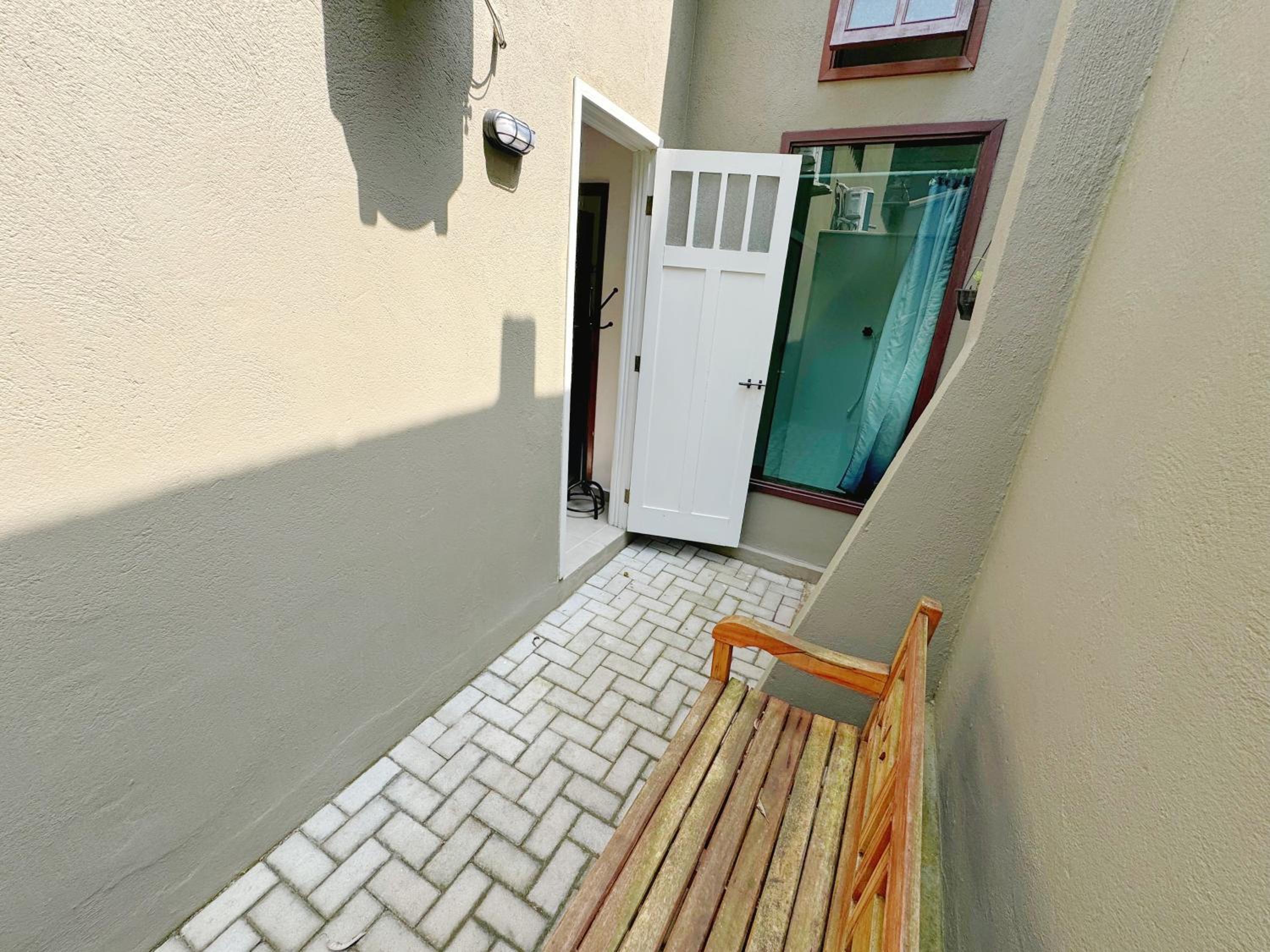 Double Room - Photo 8