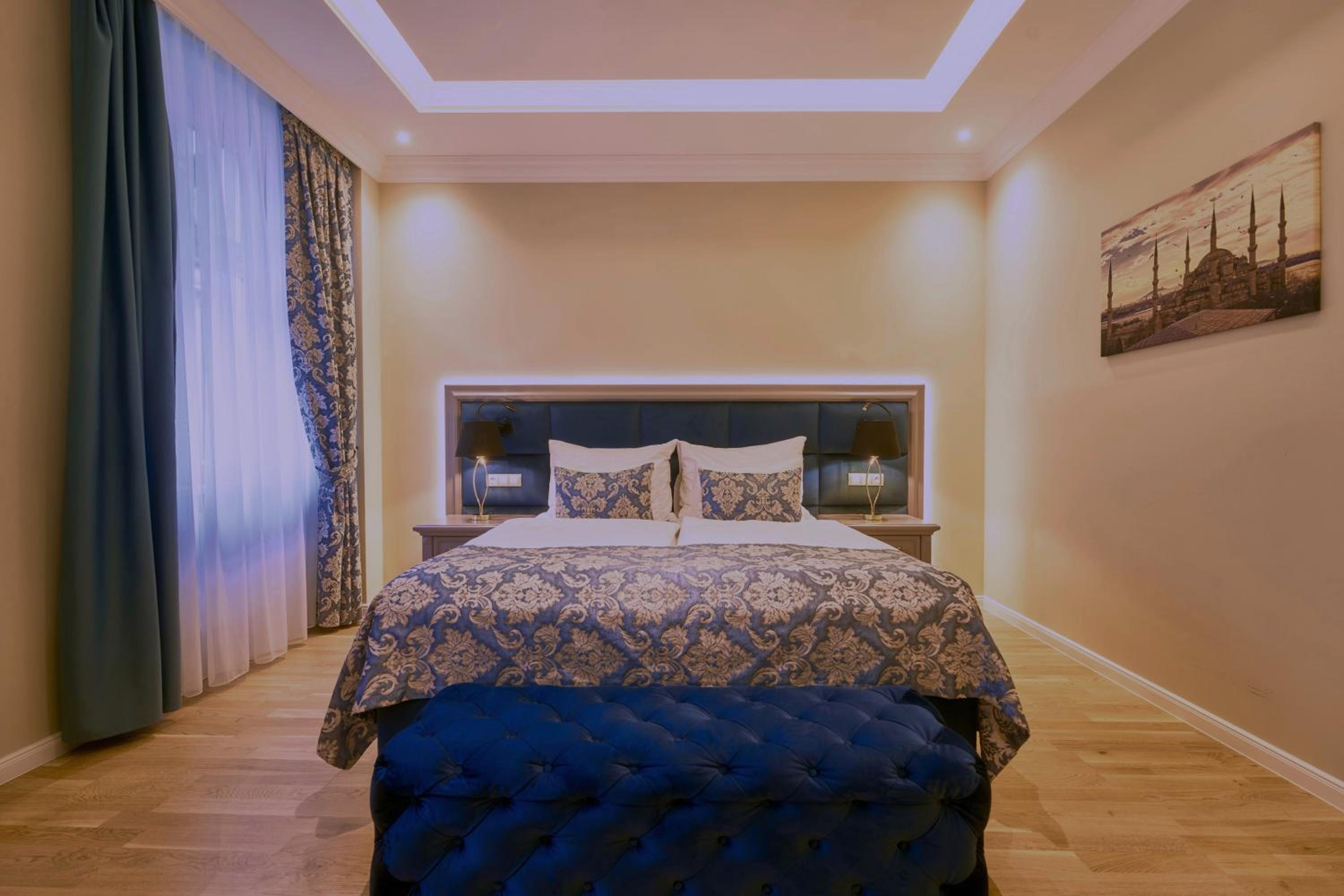 Deluxe Double or Twin Room with City View - Photo 2
