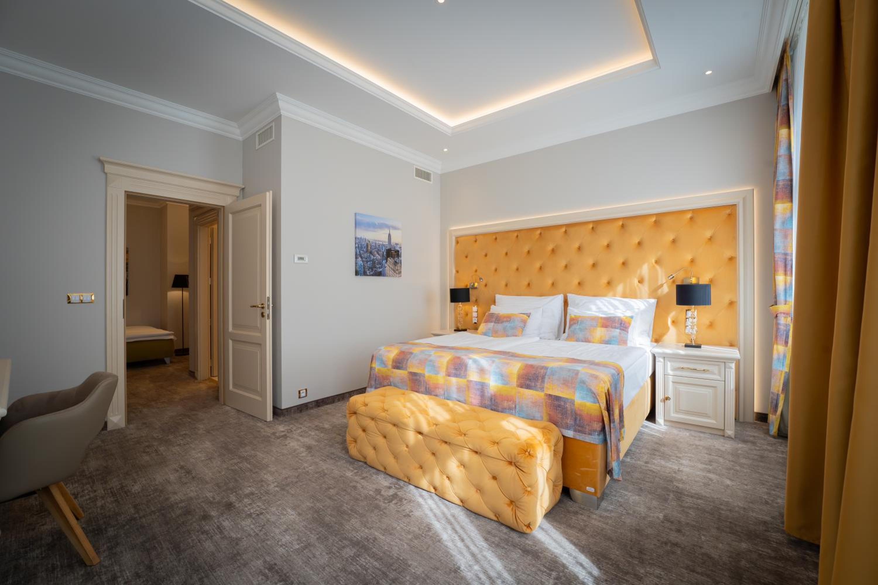 Deluxe King Suite - Photo 1