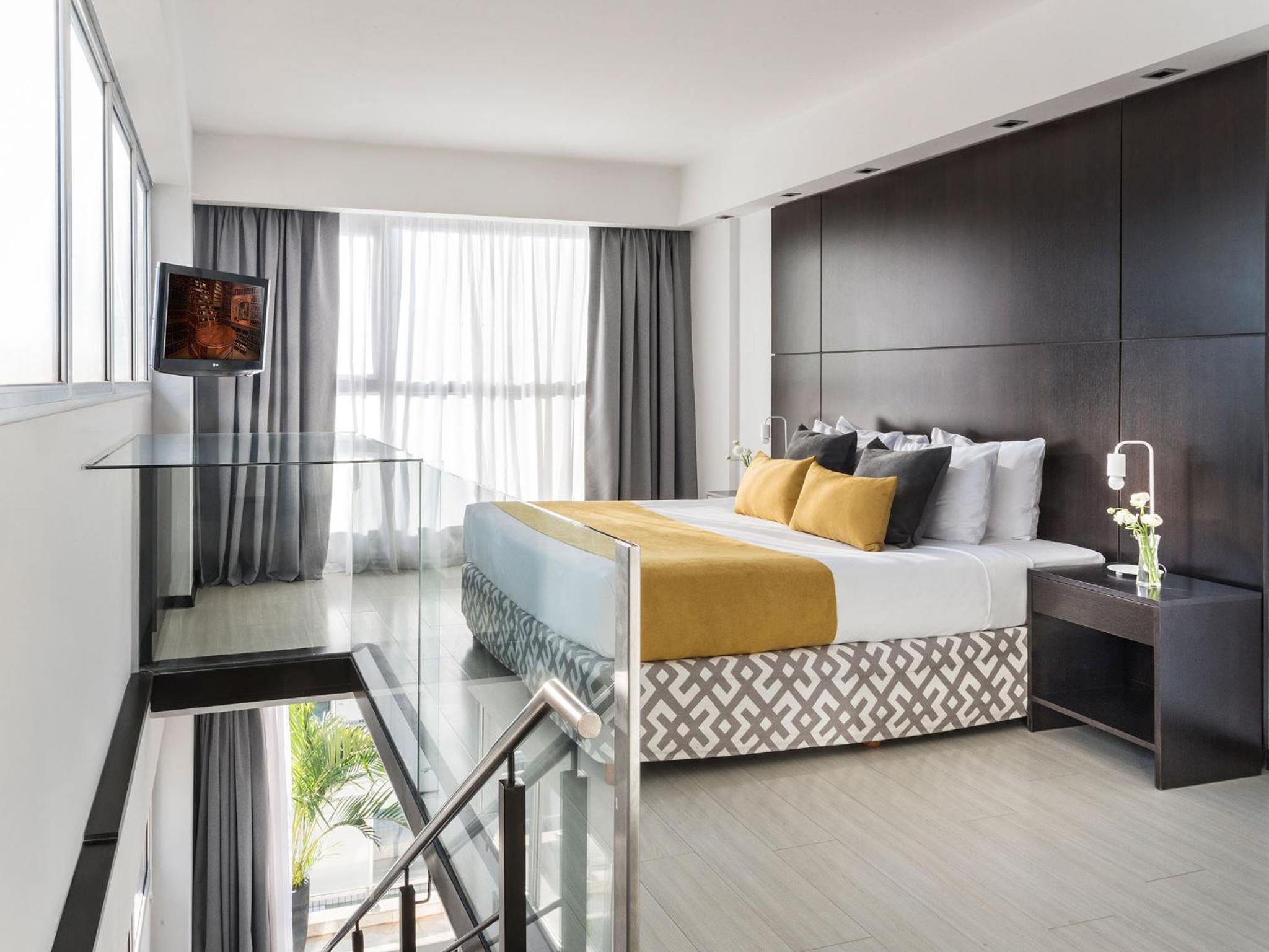 HTL City Baires — Sextuple Room