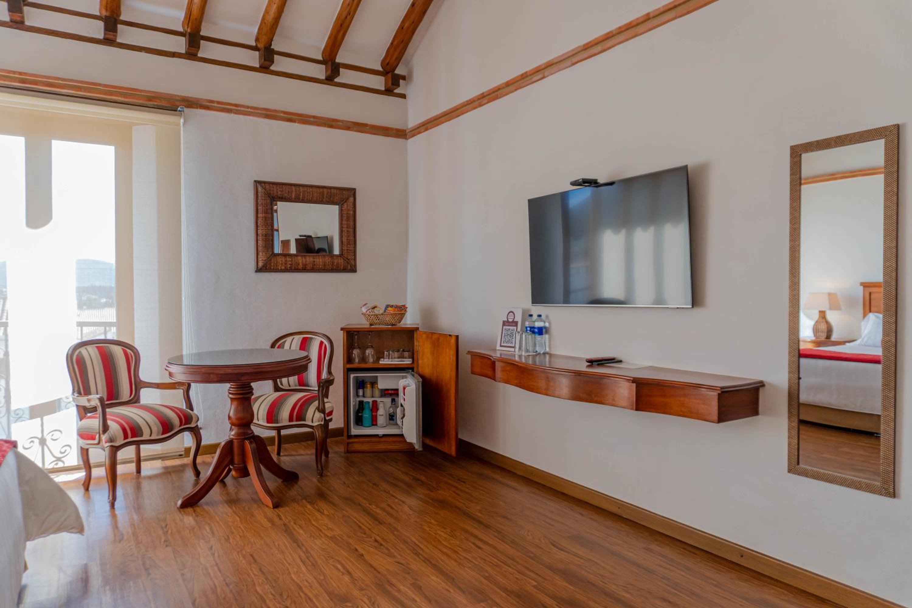 Superior King Suite photo 3