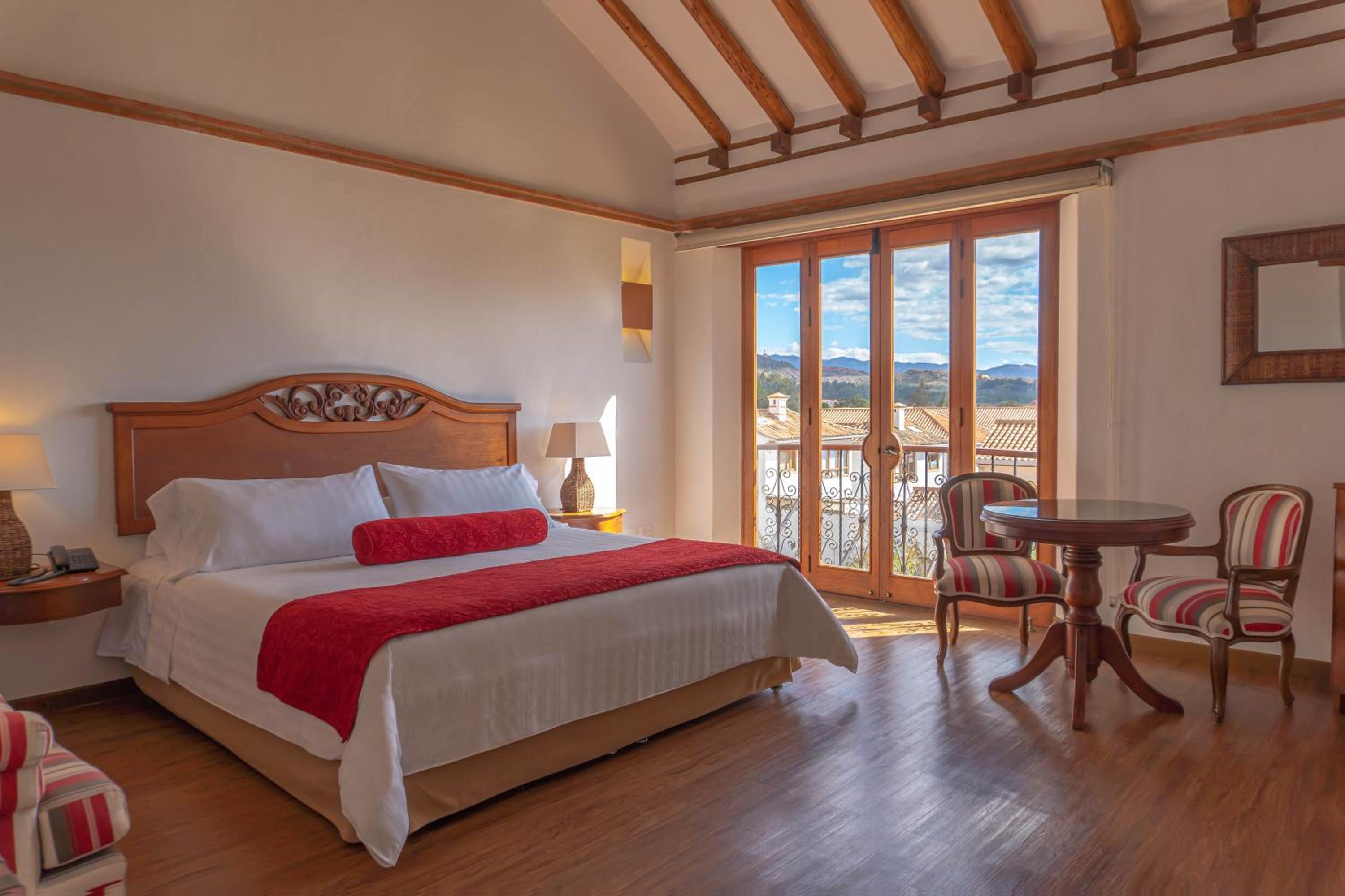 Superior King Suite photo 1