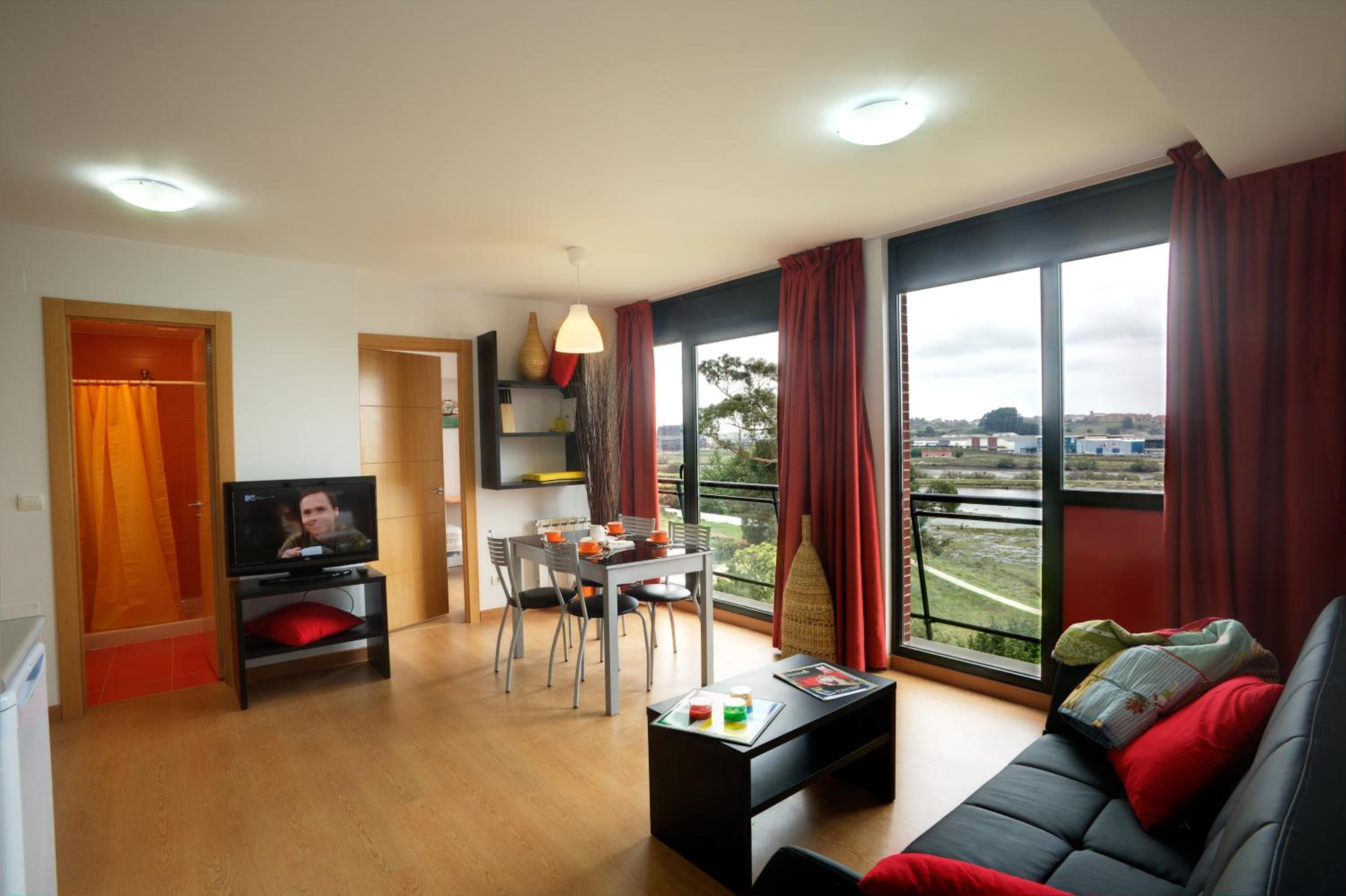 Apartamento de dos habitaciones con vista a la bahía (4 adultos)