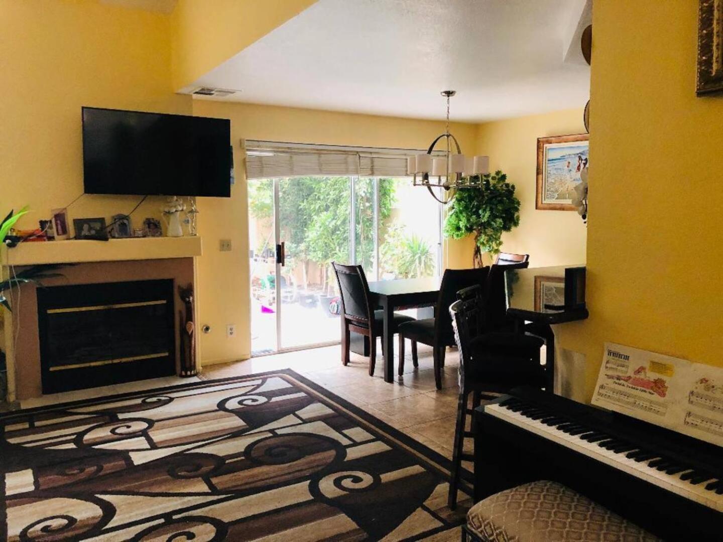 Family Room With Private Bathroom photo 2