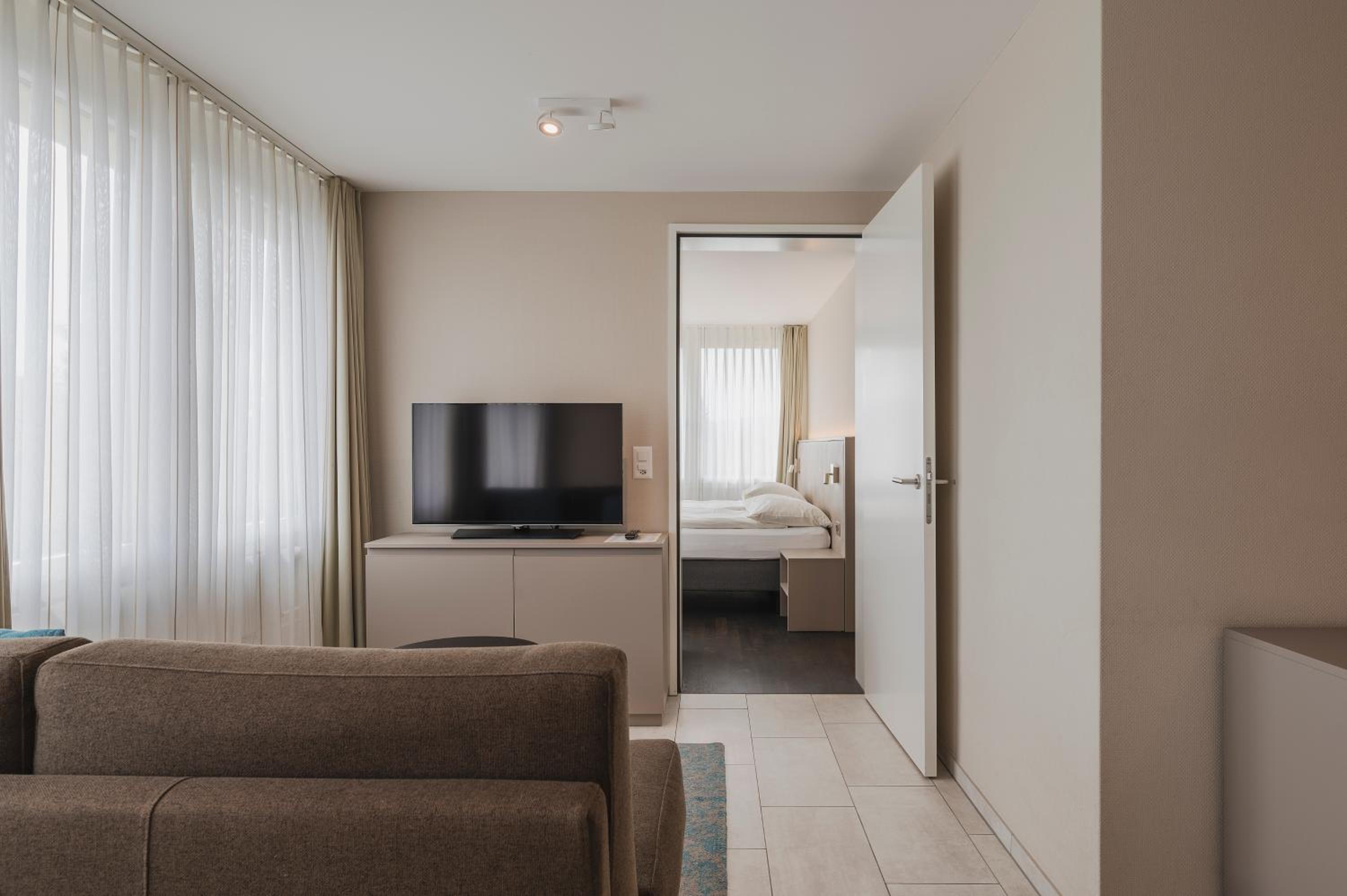 Business Suite photo 2