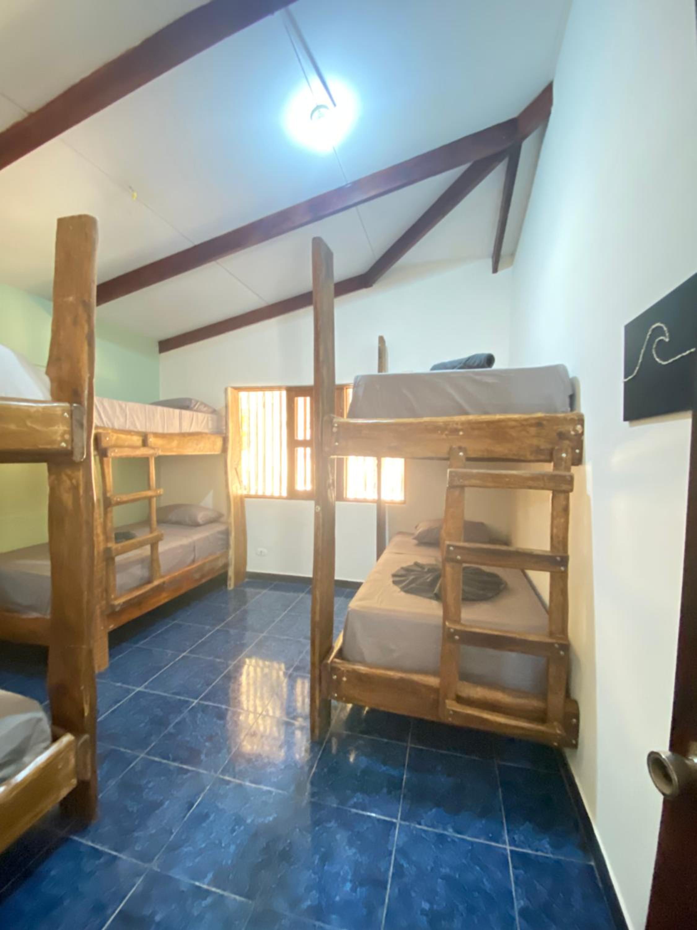 6-Bed Mixed Dormitory Room photo 3