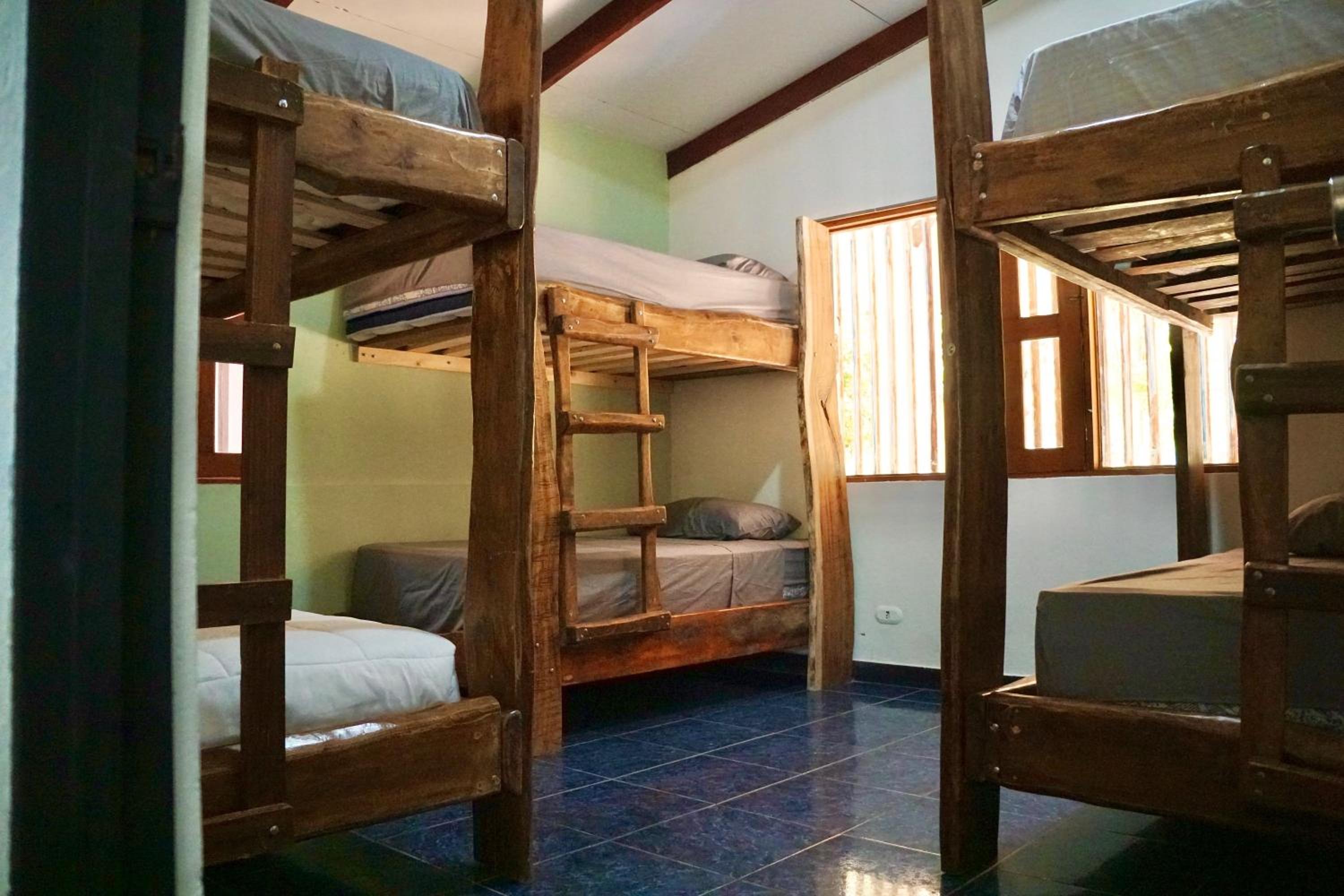 6-Bed Mixed Dormitory Room photo 1