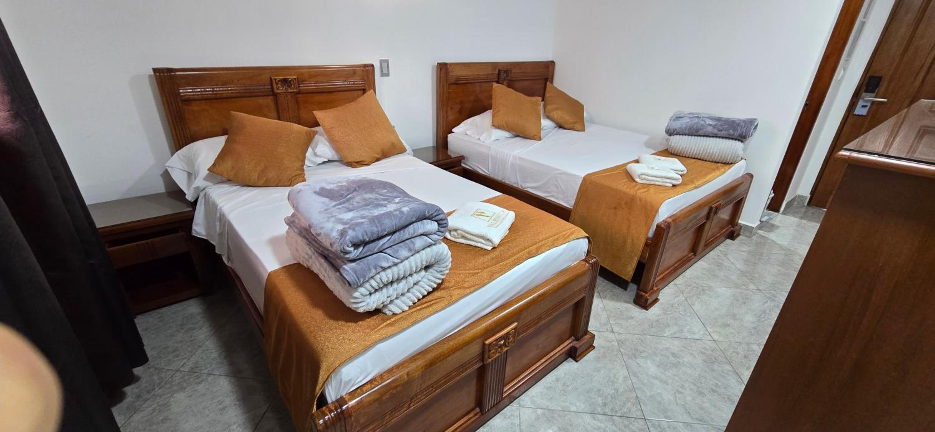 Deluxe Double Room with Two Double Beds photo 2
