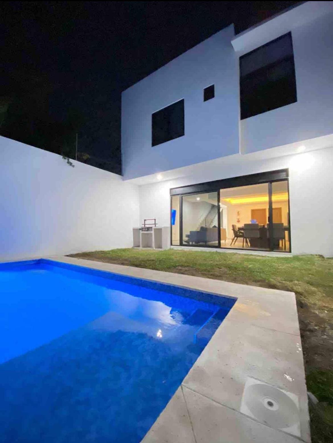 Three-Bedroom House photo 2