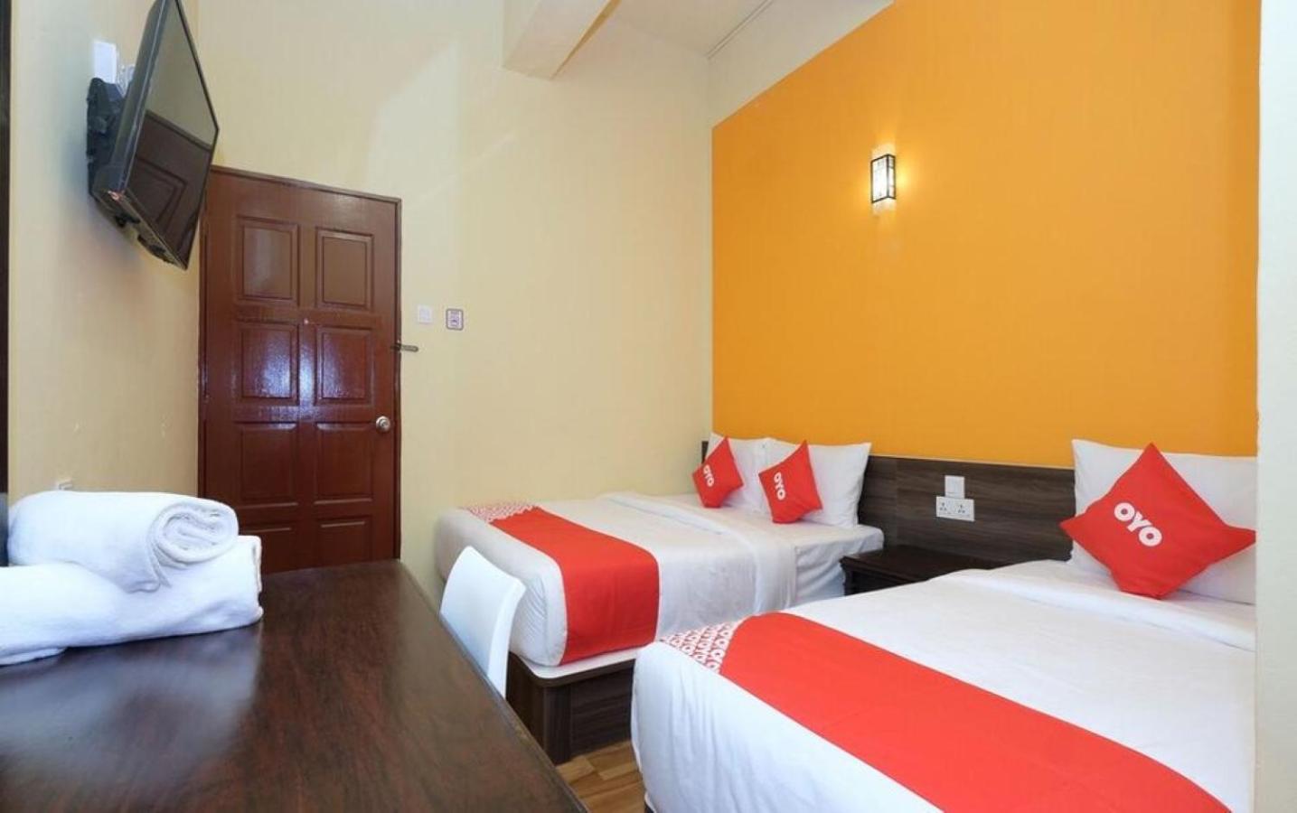 Triple Room with Private Bathroom photo 2