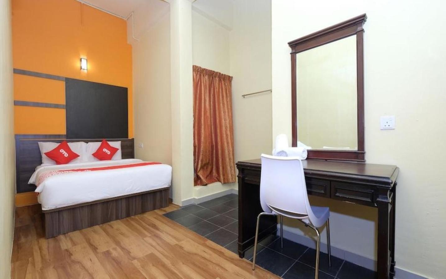 Double Room with Private Bathroom photo 3