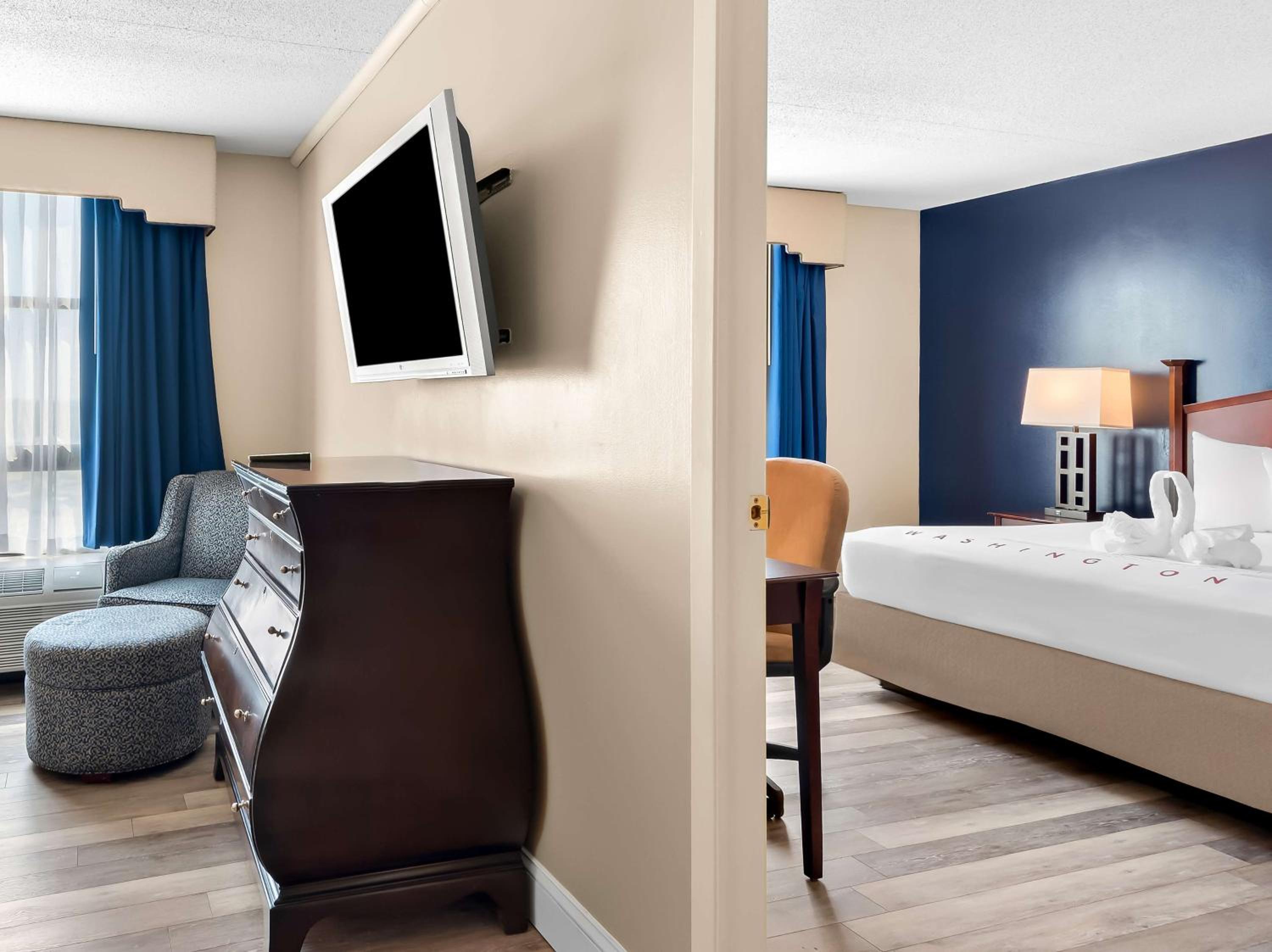 Two-Room King Suite - Photo 1