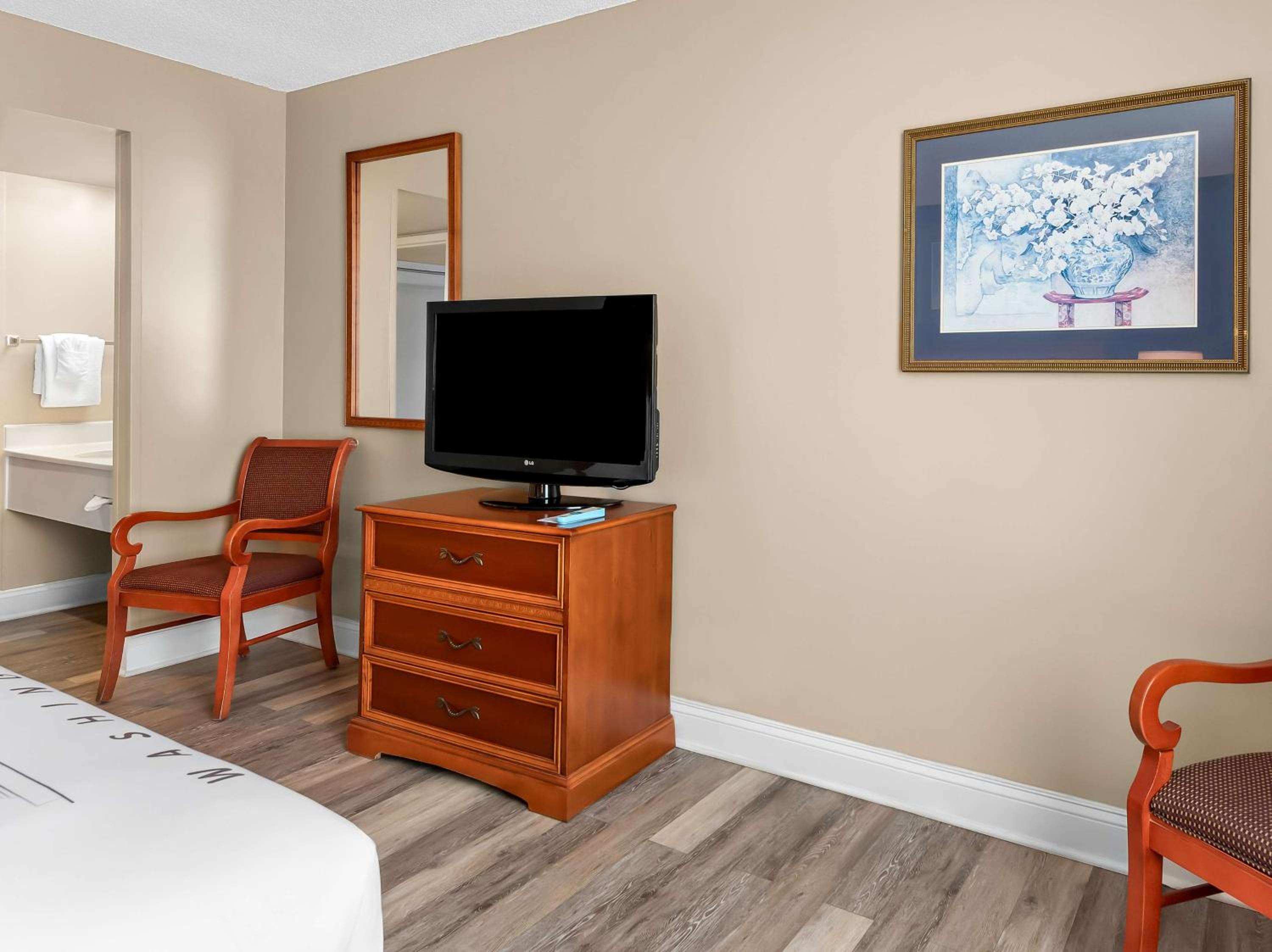 Business King Room - Non-Smoking - Photo 3