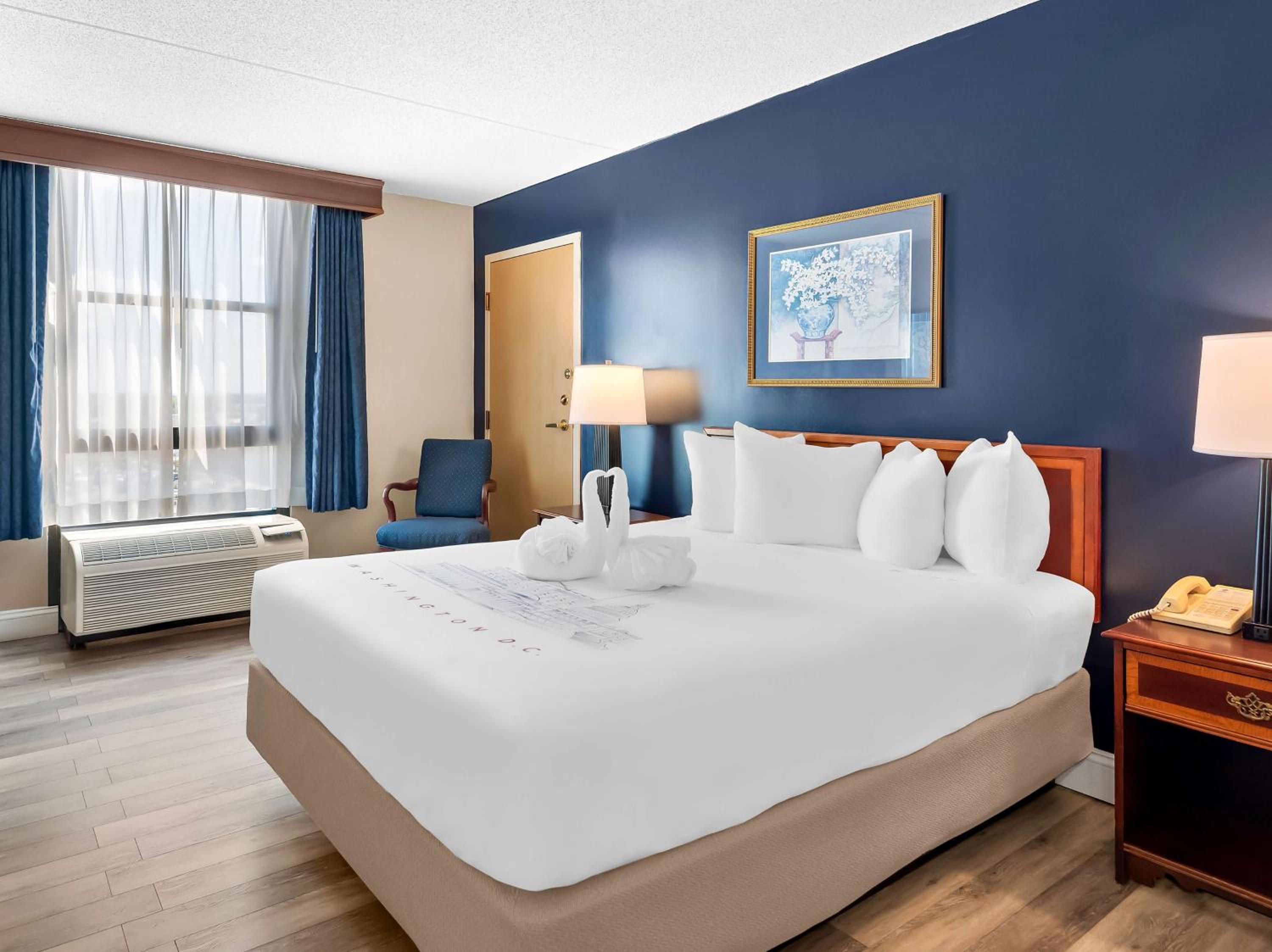 Queen Room - Disability Access - Photo 3