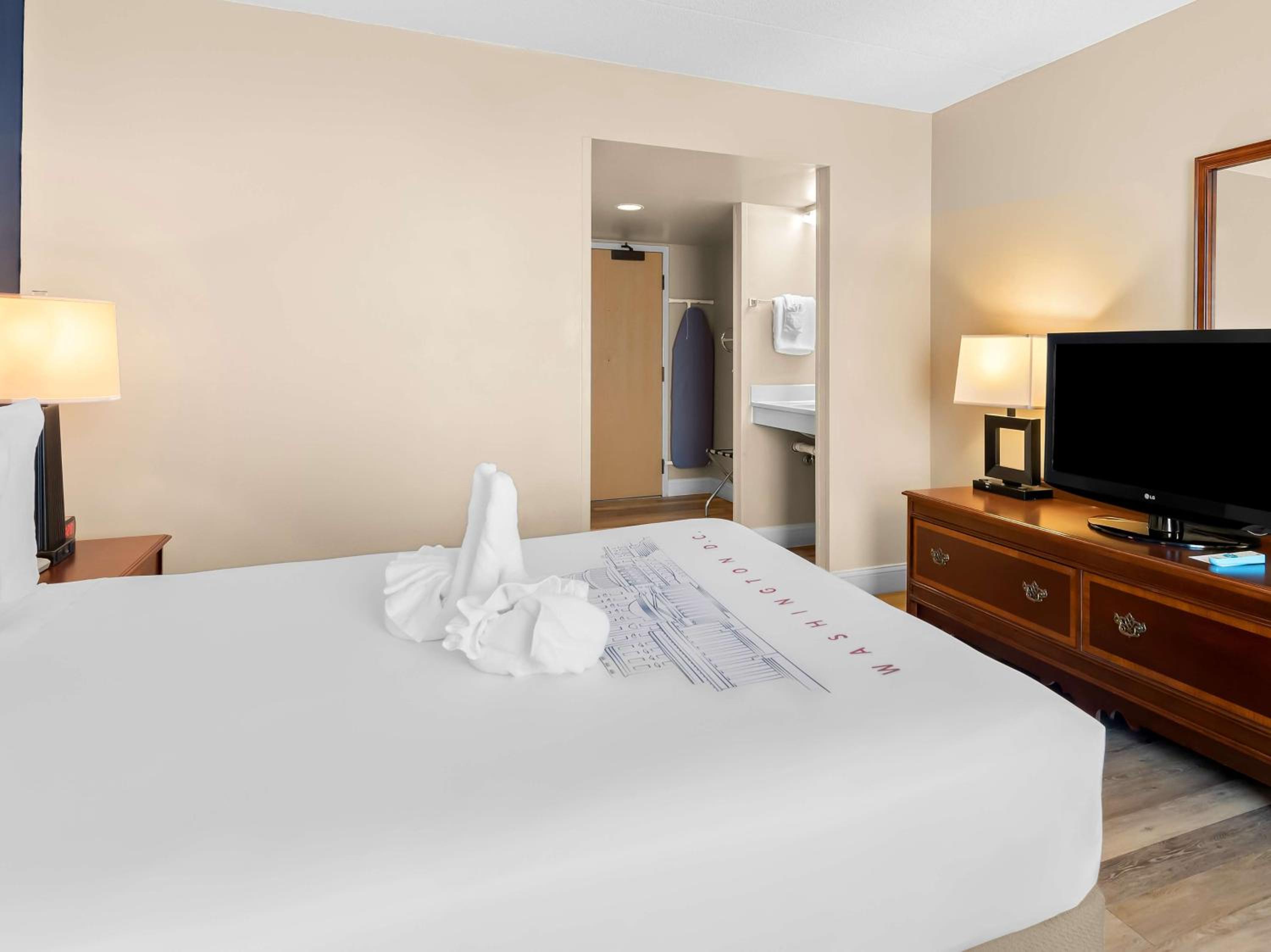 Queen Room - Disability Access - Photo 2