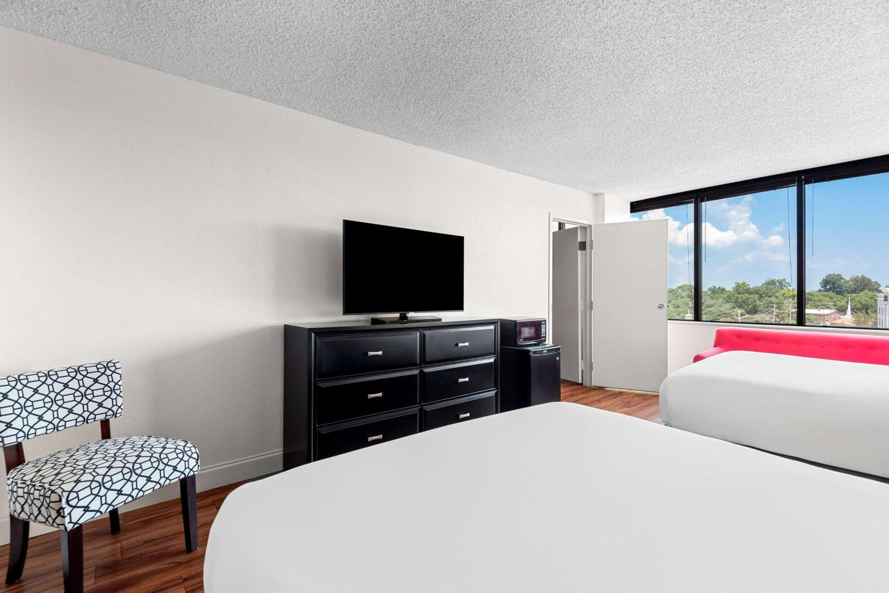 Double Suite with Two Double Beds - River View photo 1
