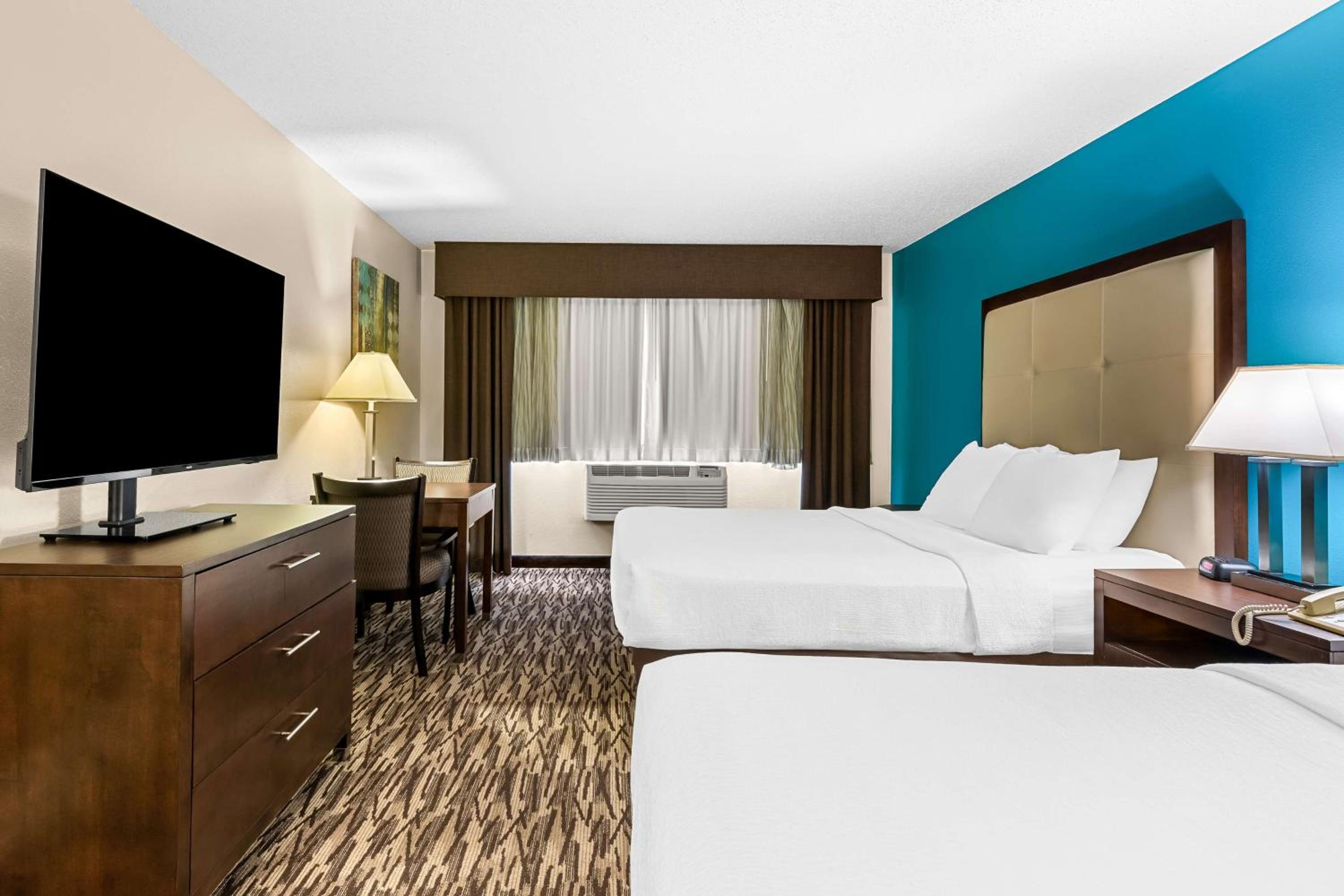 Queen Room with Two Queen Beds - Mobility Access