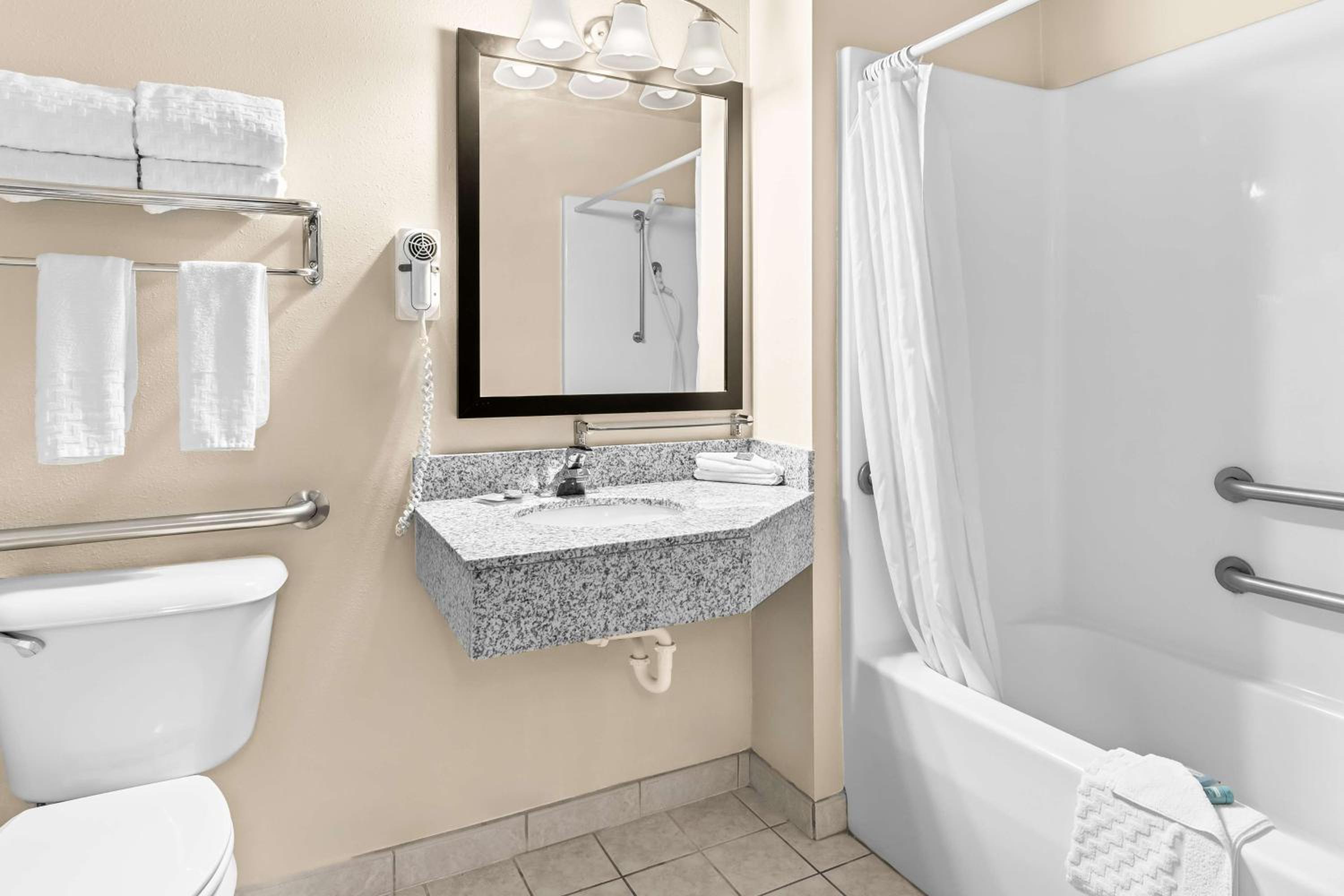 Queen Room with Two Queen Beds - Mobility Access photo 3
