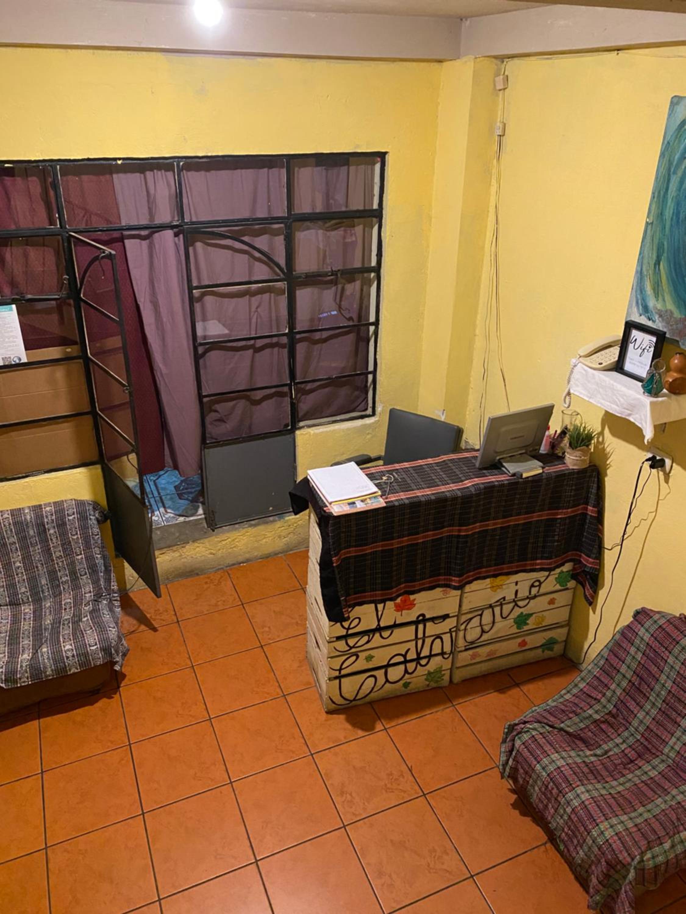 6-Bed Mixed Dormitory Room photo 3