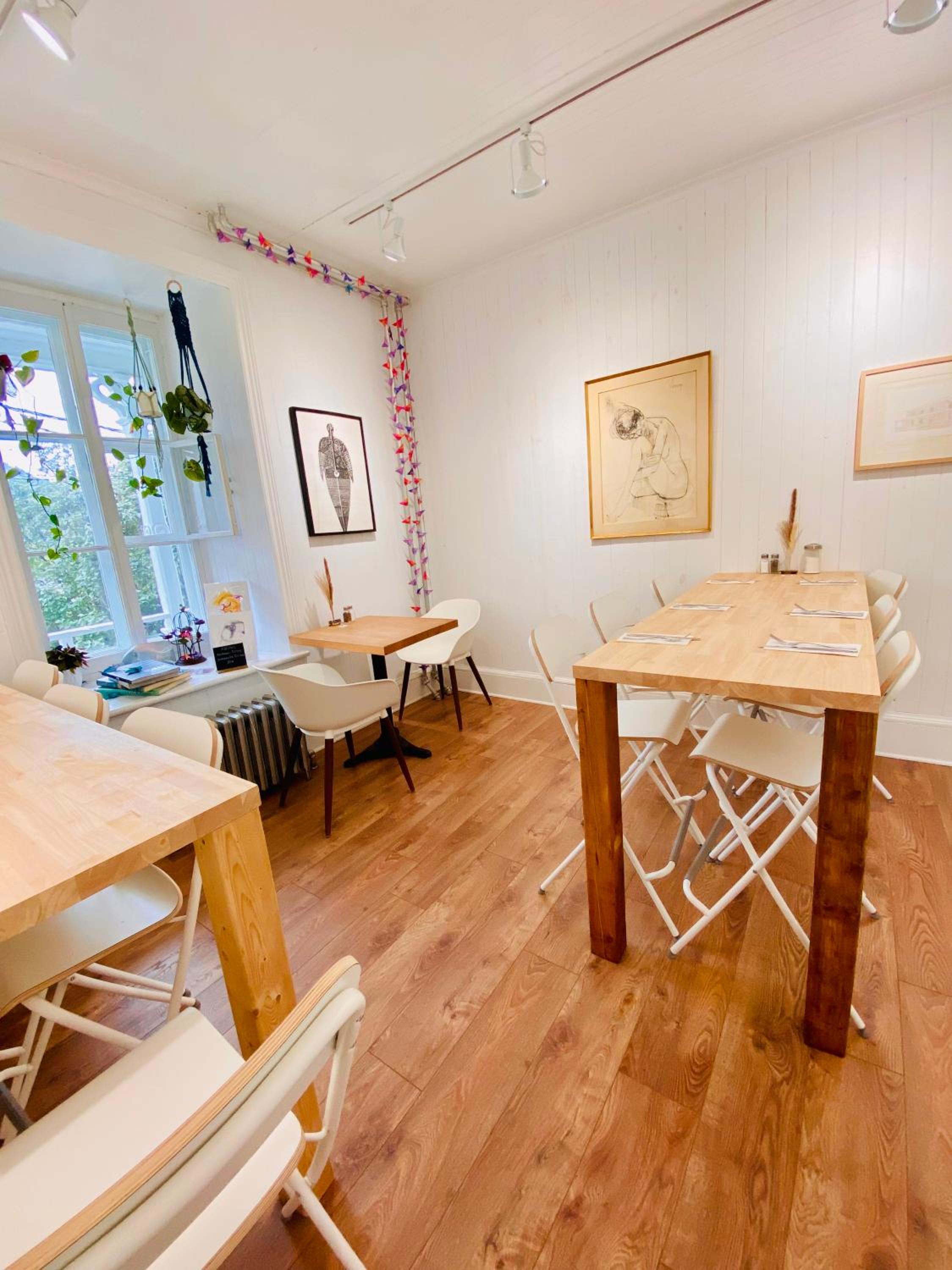 Three-Bedroom House photo 2