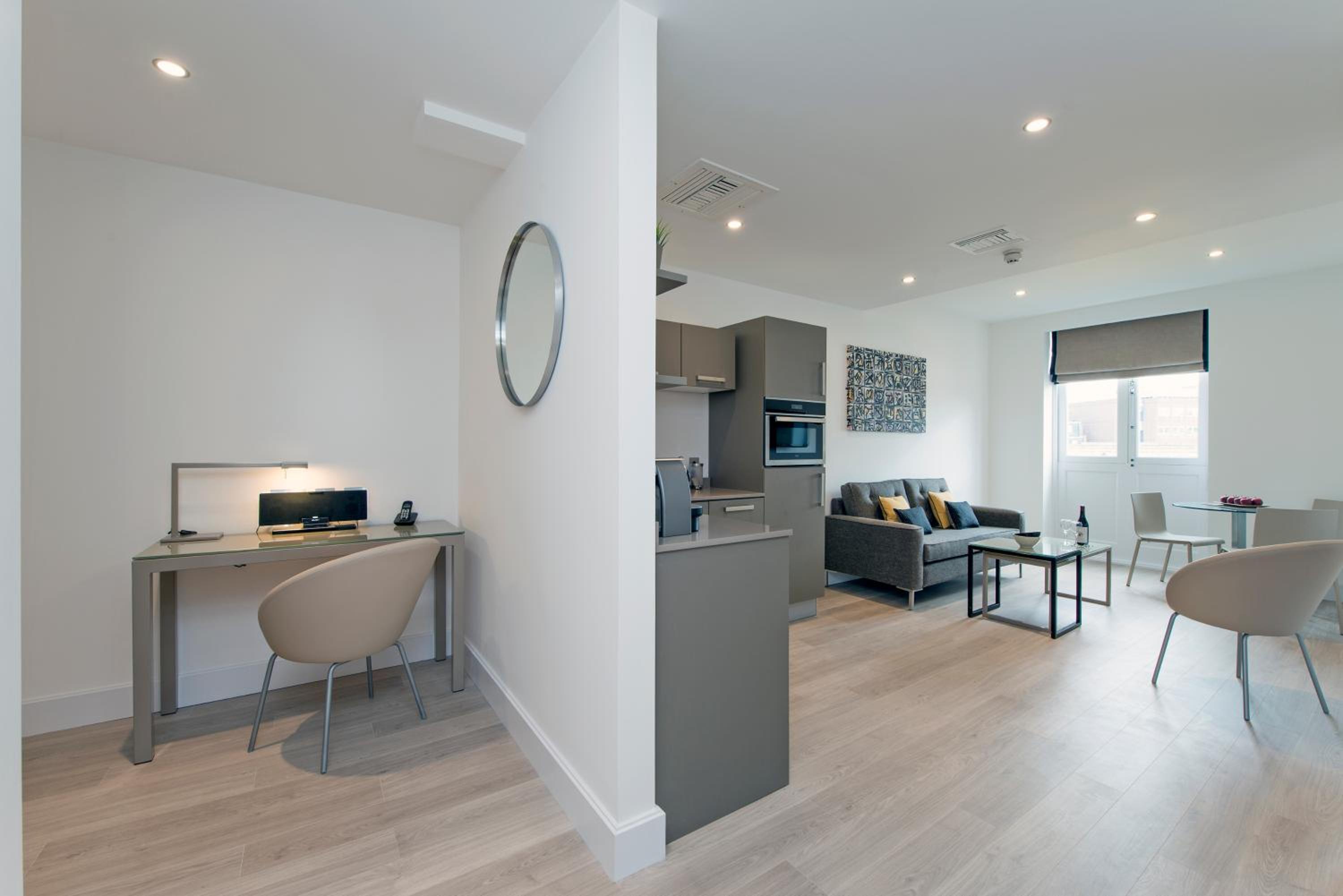 Executive One-Bedroom Apartment photo 1