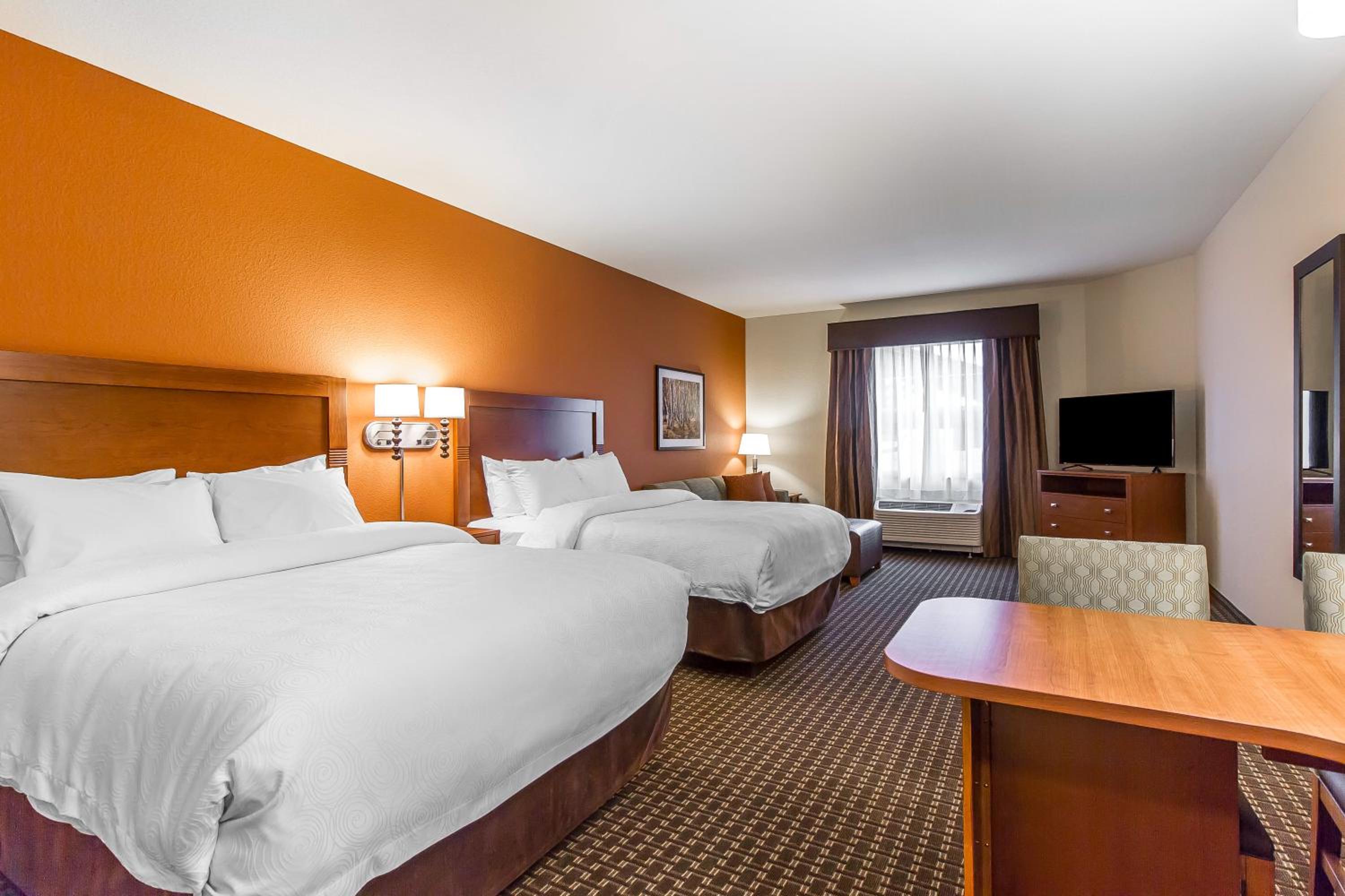 MainStay Suites Stanley, Photo 3