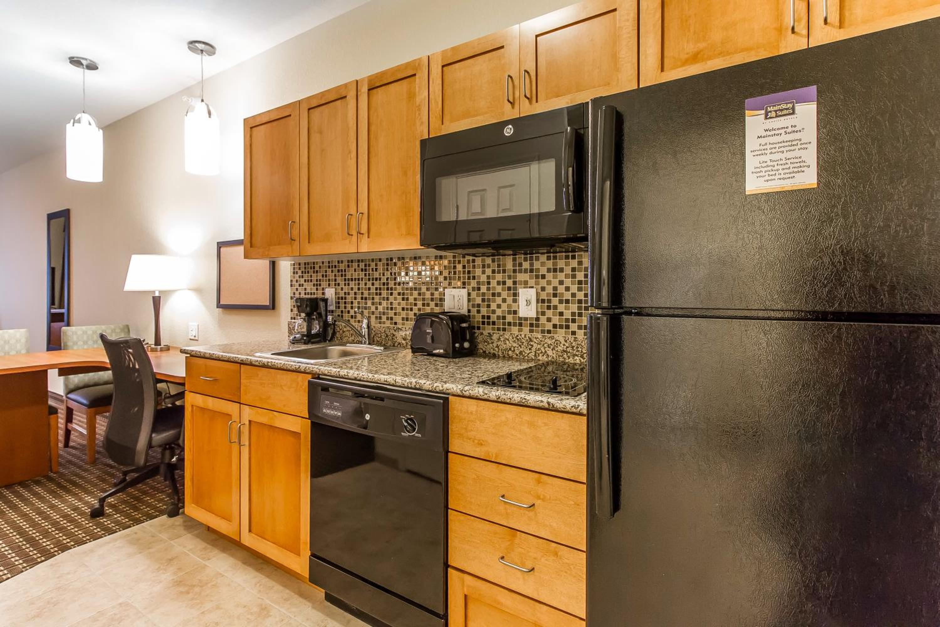 MainStay Suites Stanley, Photo 2