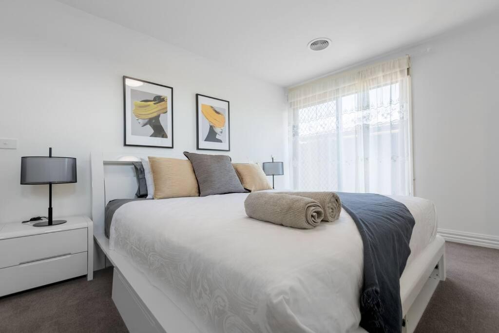 Three-Bedroom House photo 1
