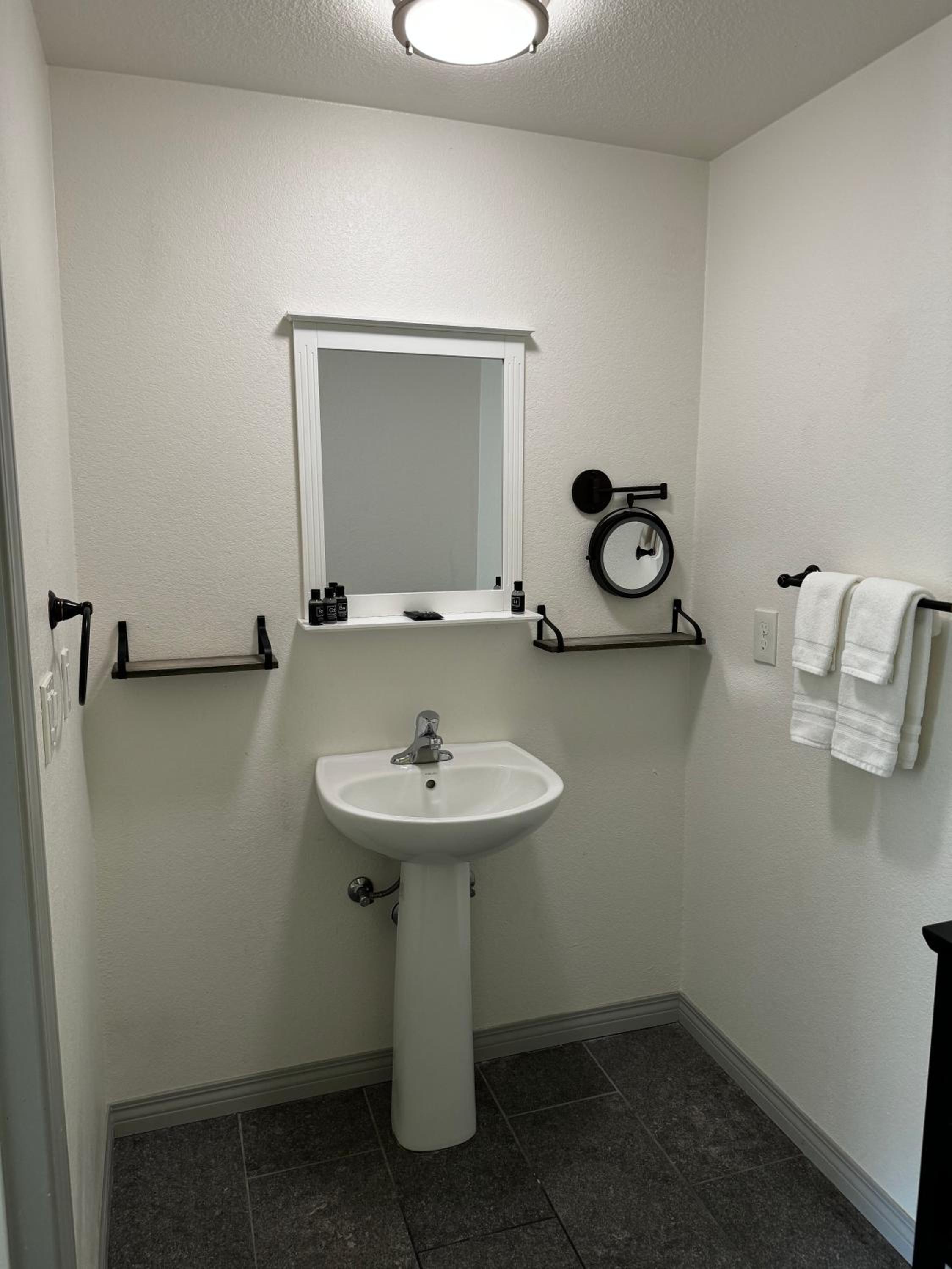 Deluxe King Room photo 3