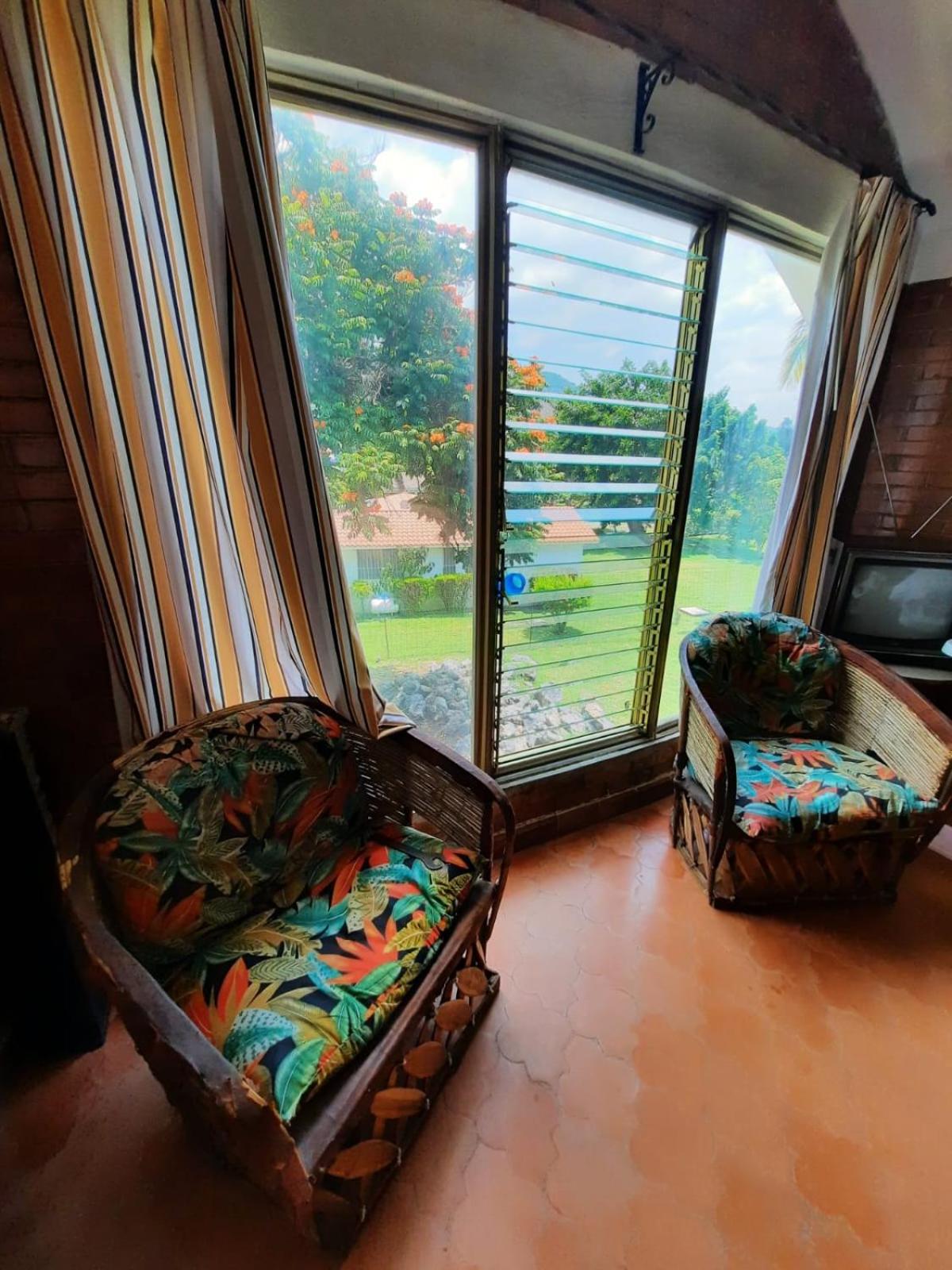 Three-Bedroom House photo 2