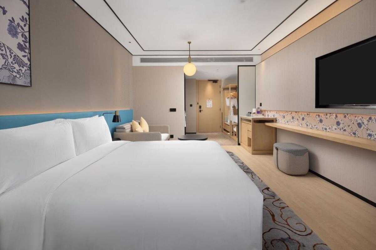 King Room with Mountain View photo 1