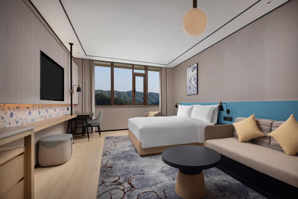 King Room with Sofa Bed photo 3