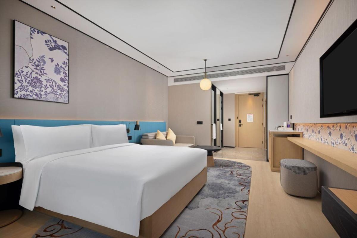 King Room with Sofa Bed photo 1