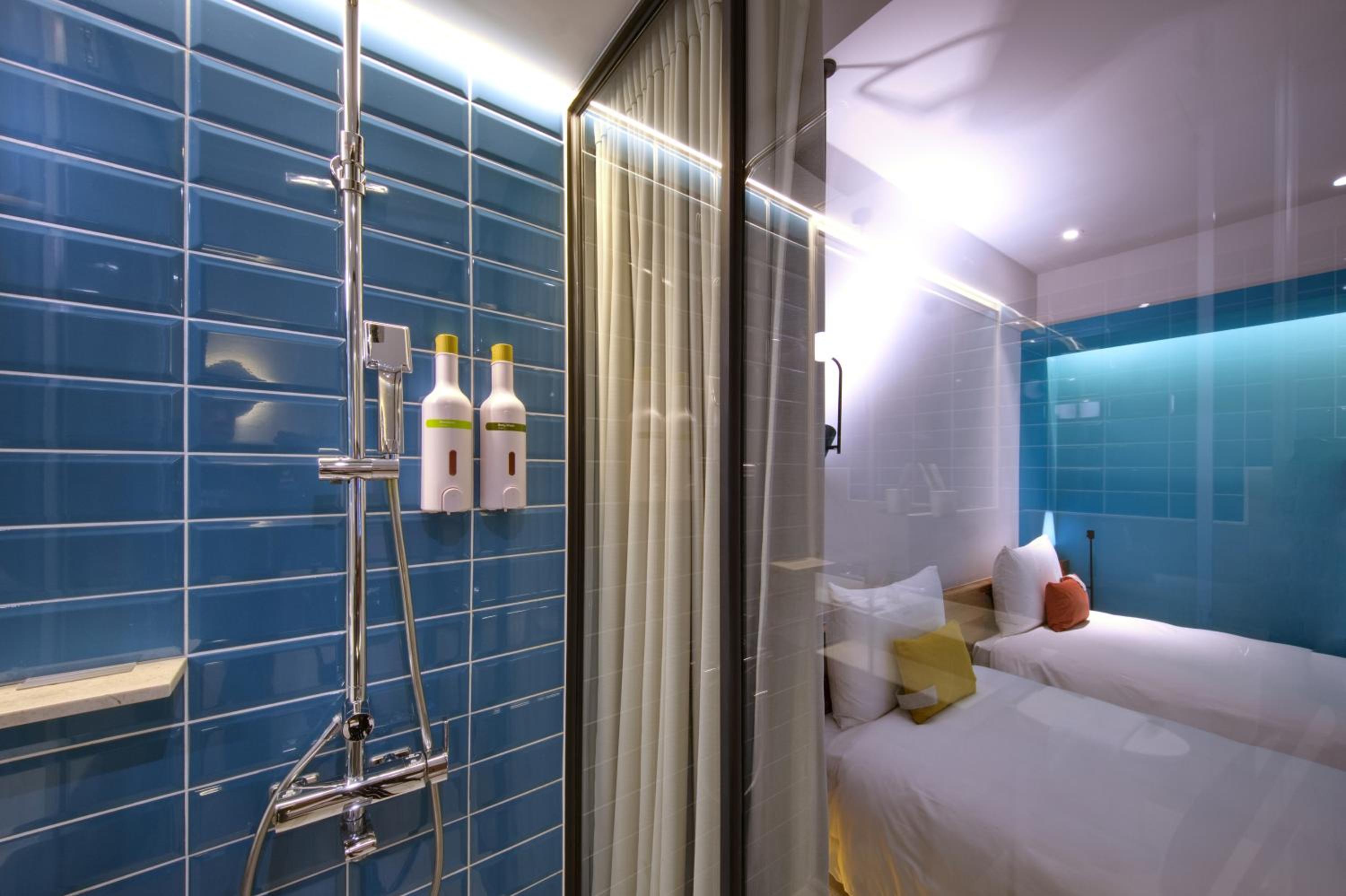Twin Room - Photo 3