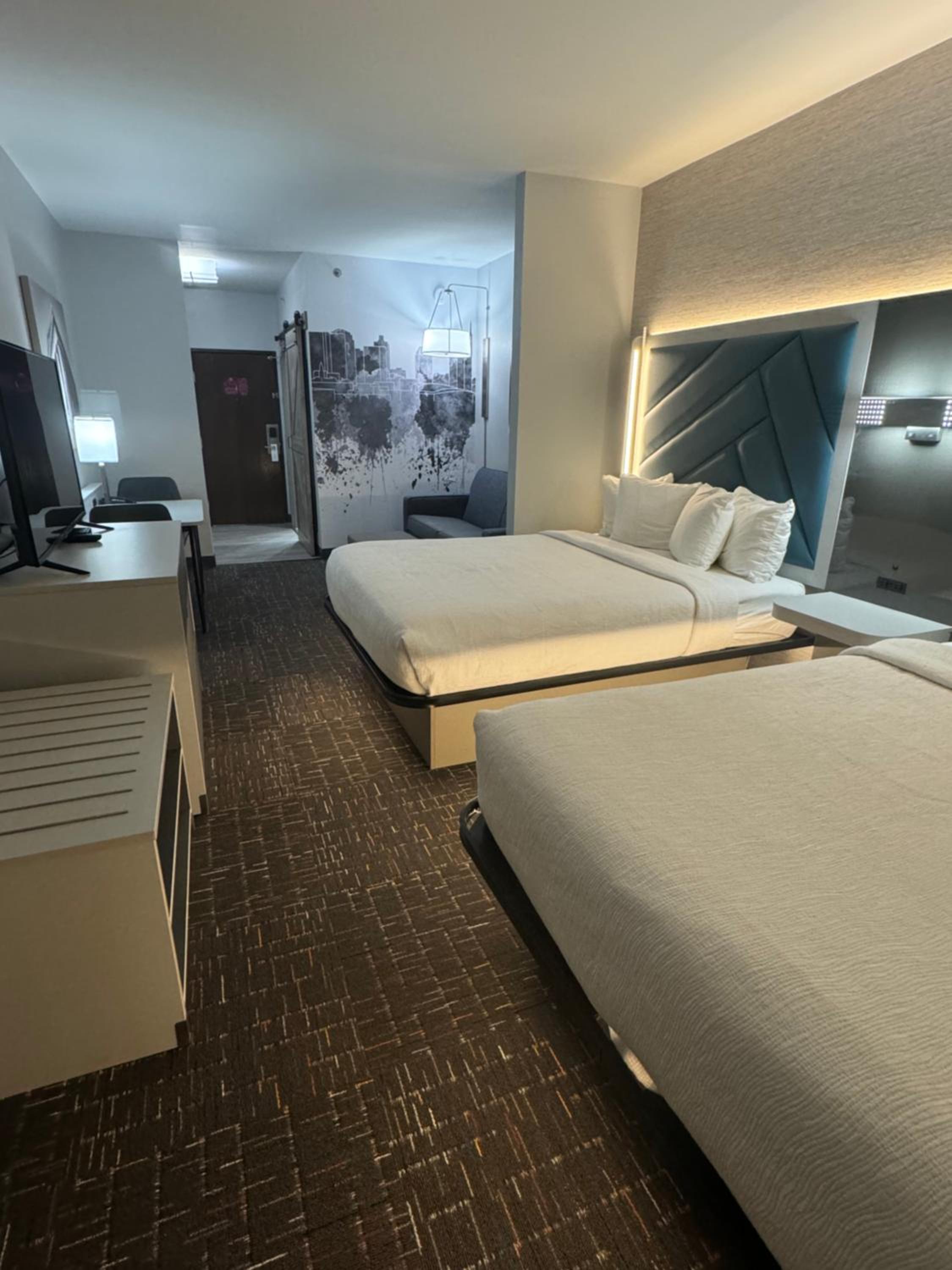 Queen Room With Two Queen Beds photo 1